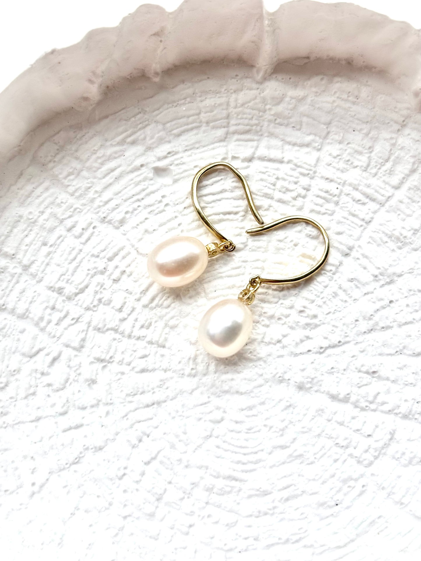Moonwater Bloom – Freshwater Pearl Minimalist Earrings (Rose Gold / Gold / Silver Available)