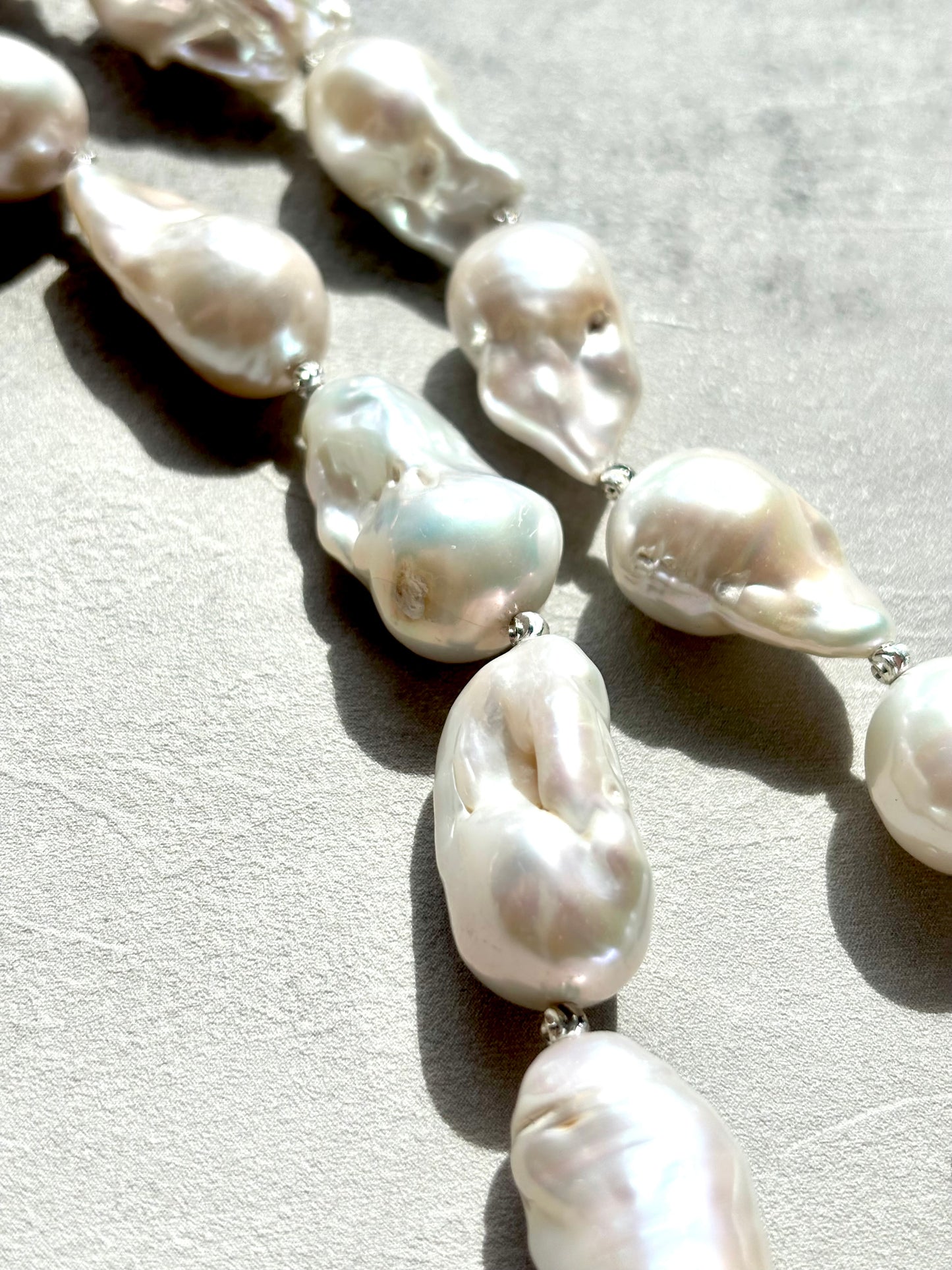 White Camellia Veil – Baroque Pearl Necklace
