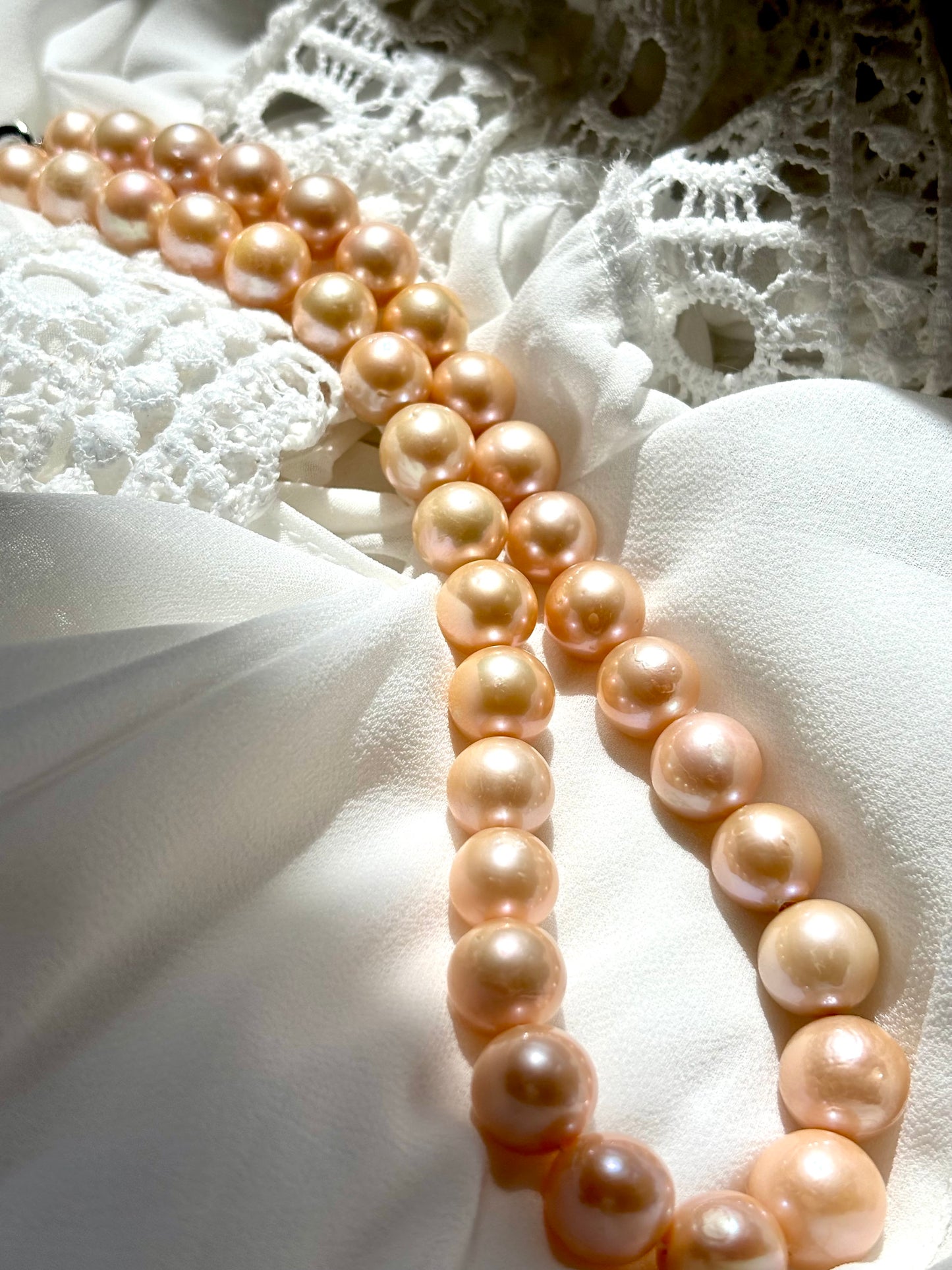 Orange Jasmine Bloom – Warm Peach Glow Pearl Necklace