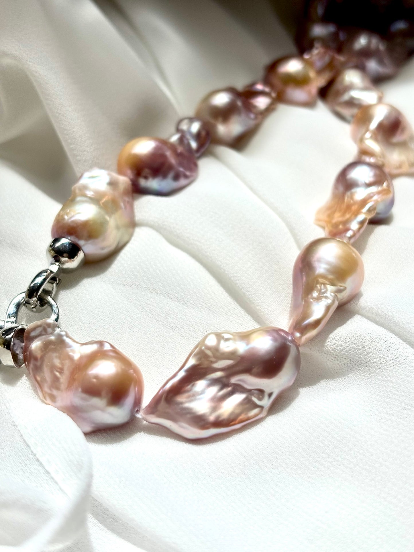 Iris Ember Bloom – Multicolor Baroque Pearl Necklace