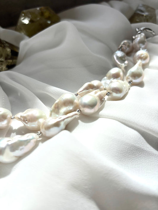 White Camellia Veil – Baroque Pearl Necklace