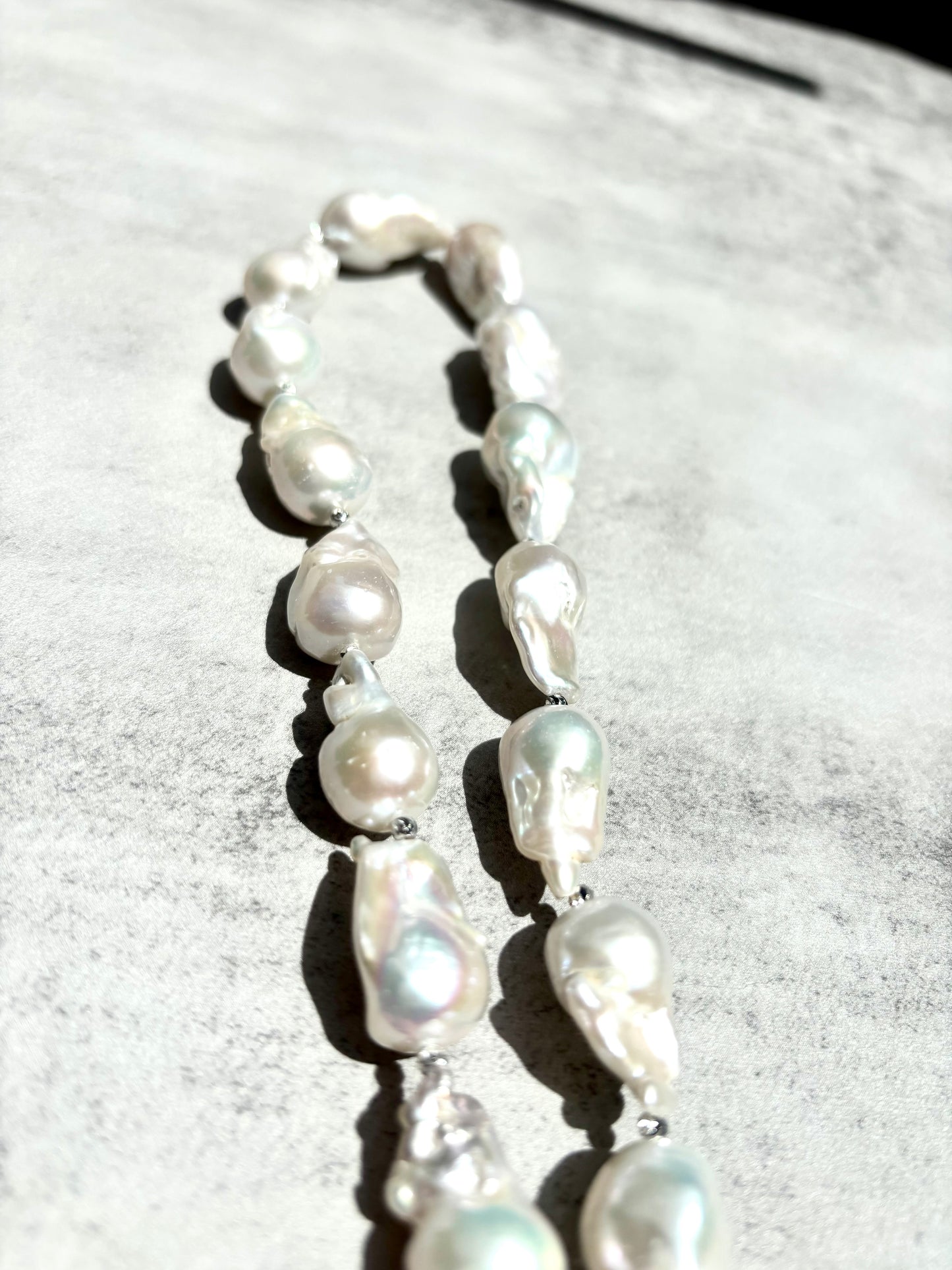 White Camellia Veil – Baroque Pearl Necklace