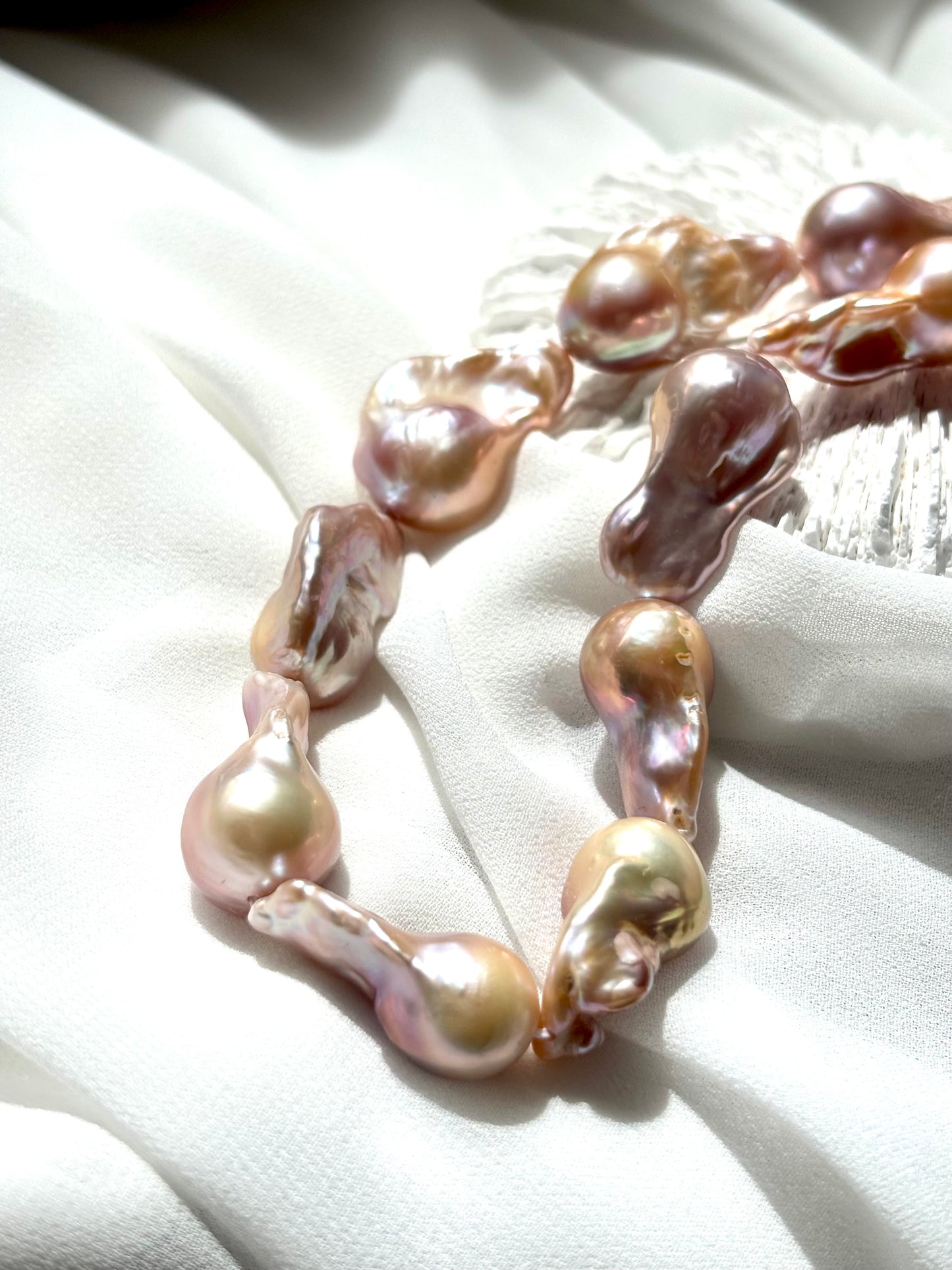 Iris Ember Bloom – Multicolor Baroque Pearl Necklace