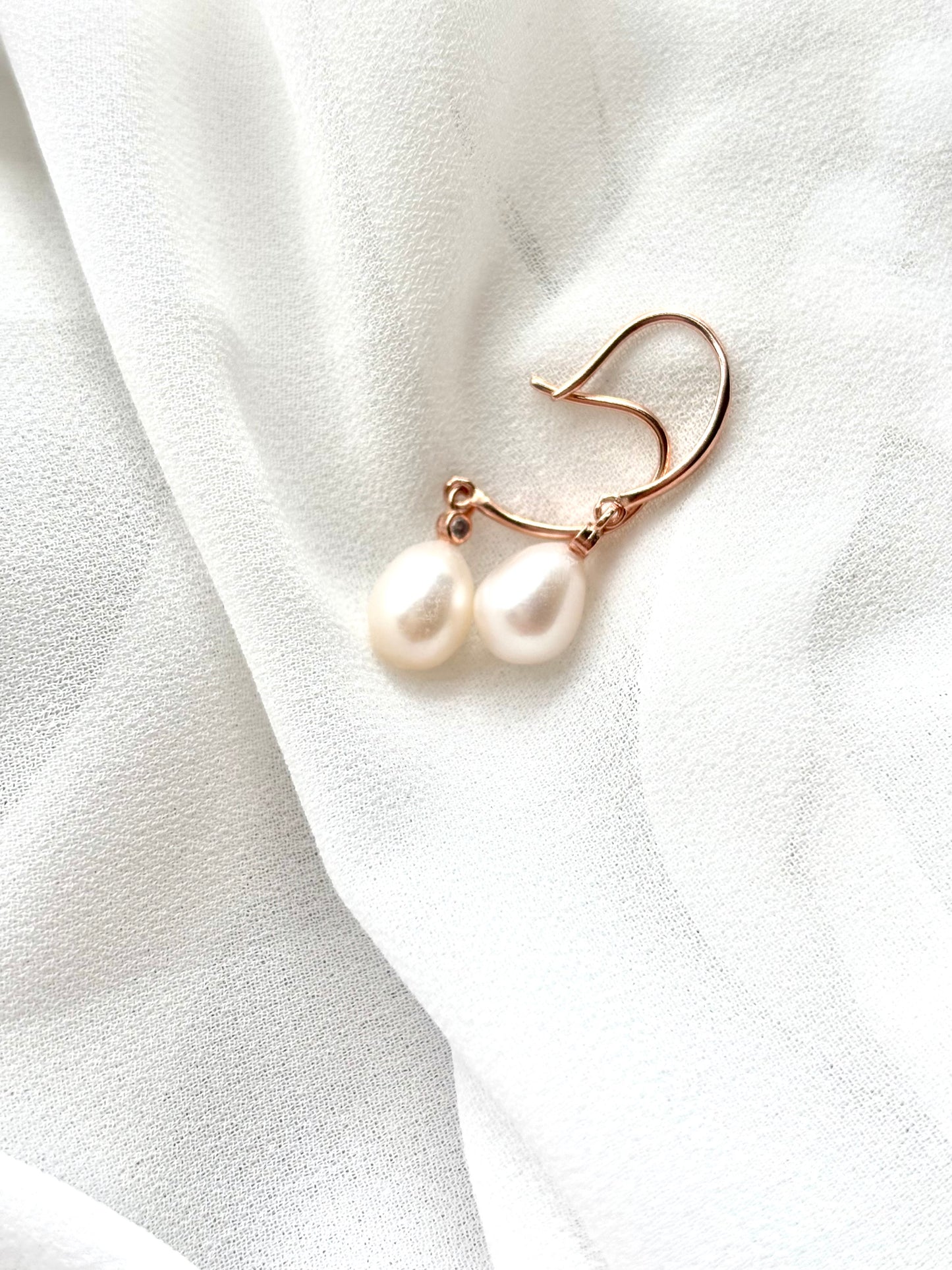 Moonwater Bloom – Freshwater Pearl Minimalist Earrings (Rose Gold / Gold / Silver Available)