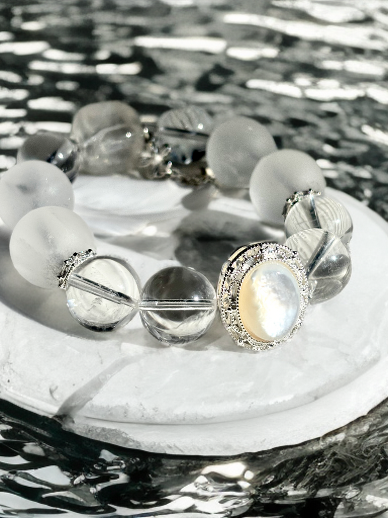 Moon Whisper – Clear Quartz x Mother of Pearl Bracelet