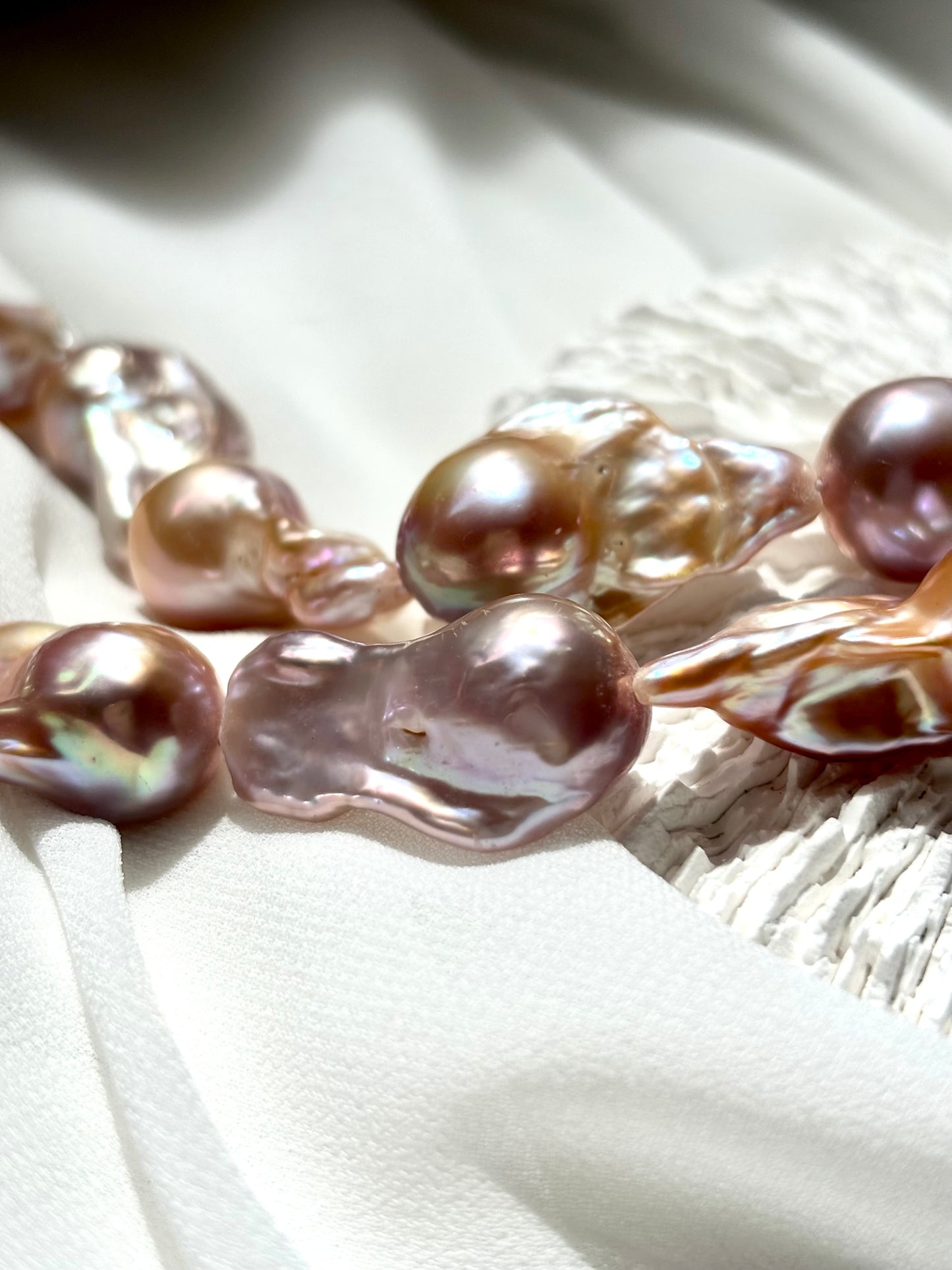 Iris Ember Bloom – Multicolor Baroque Pearl Necklace