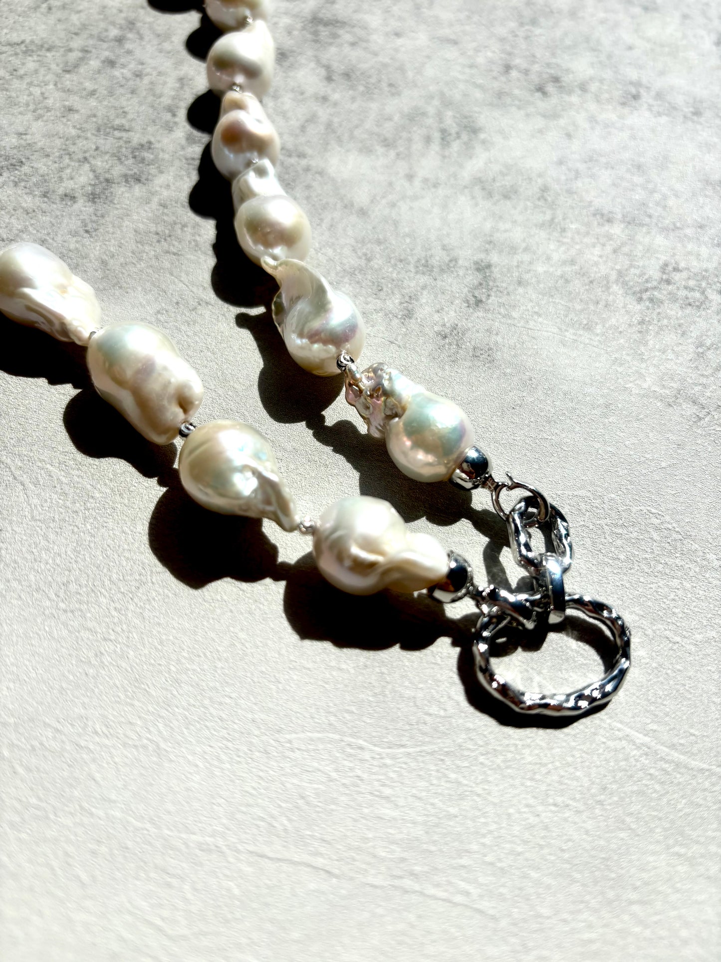 White Camellia Veil – Baroque Pearl Necklace