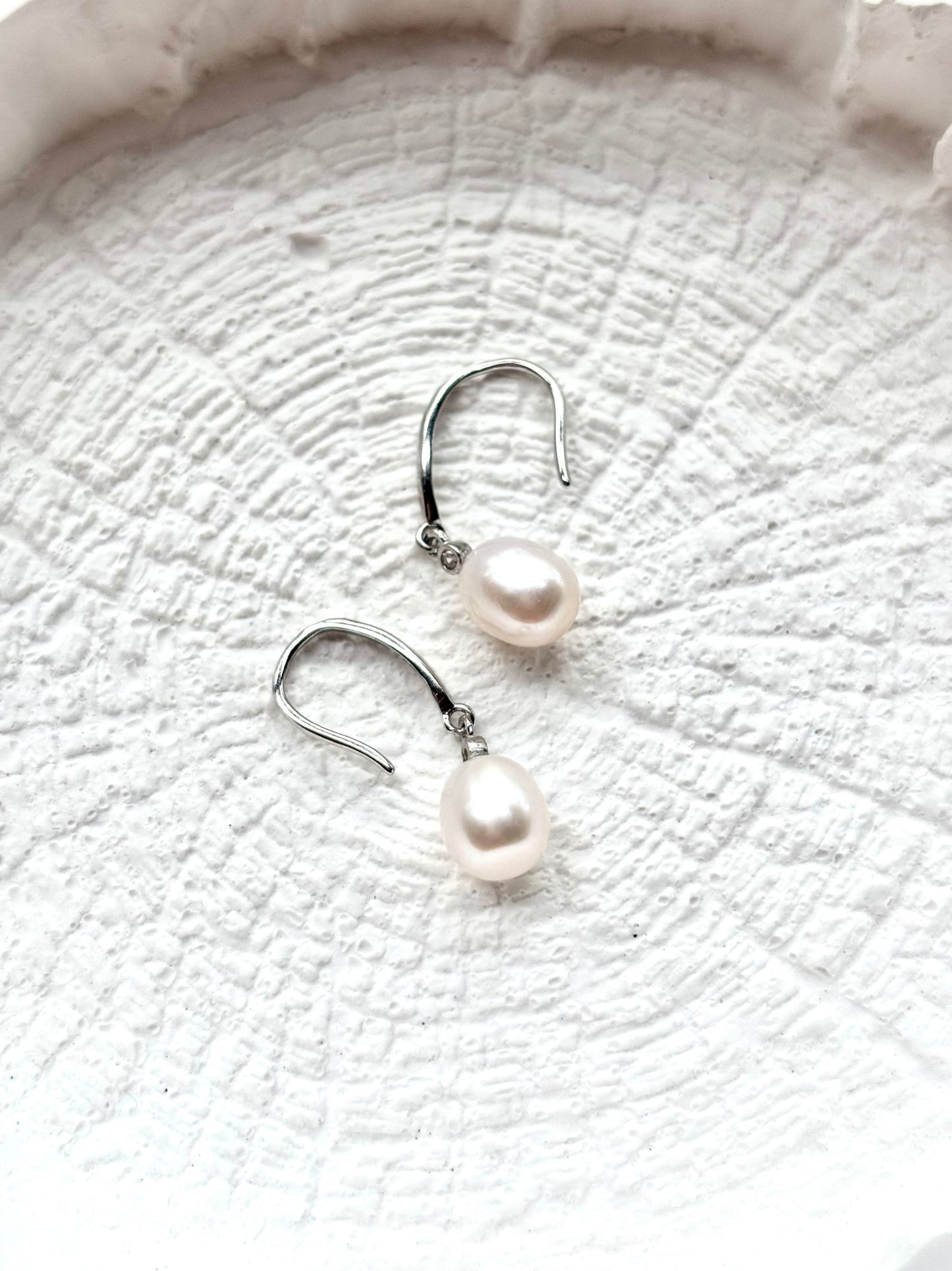 Moonwater Bloom – Freshwater Pearl Minimalist Earrings (Rose Gold / Gold / Silver Available)