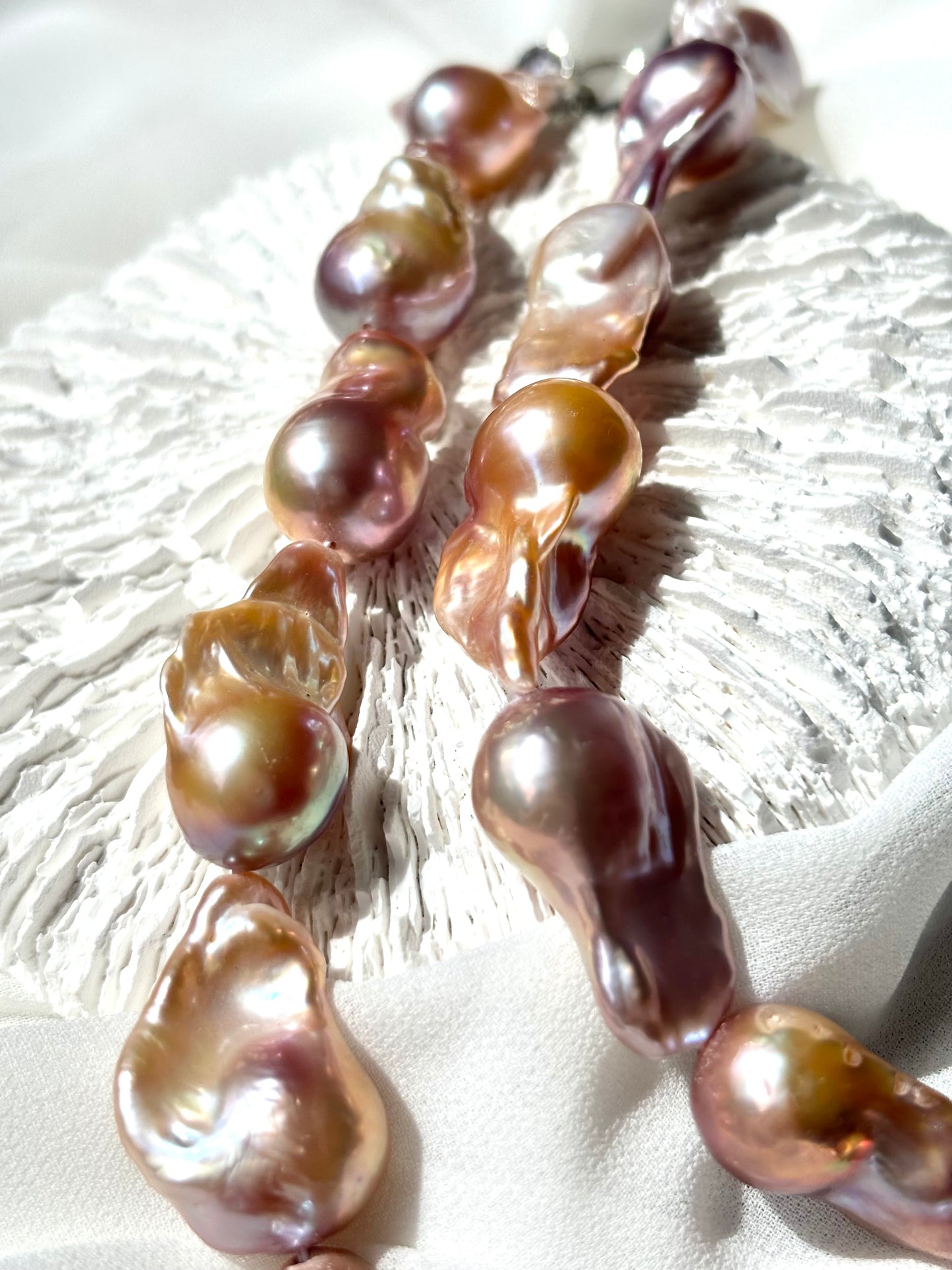 Iris Ember Bloom – Multicolor Baroque Pearl Necklace