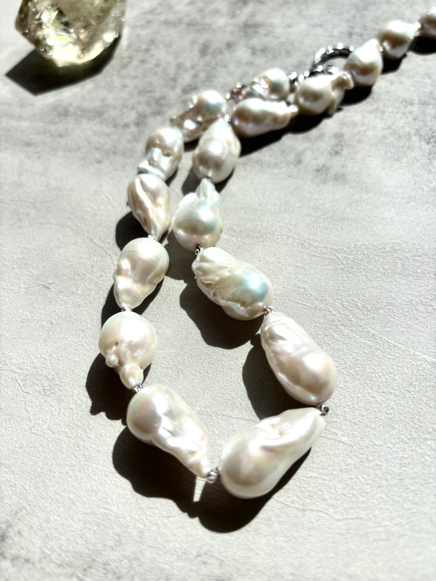 White Camellia Veil – Baroque Pearl Necklace