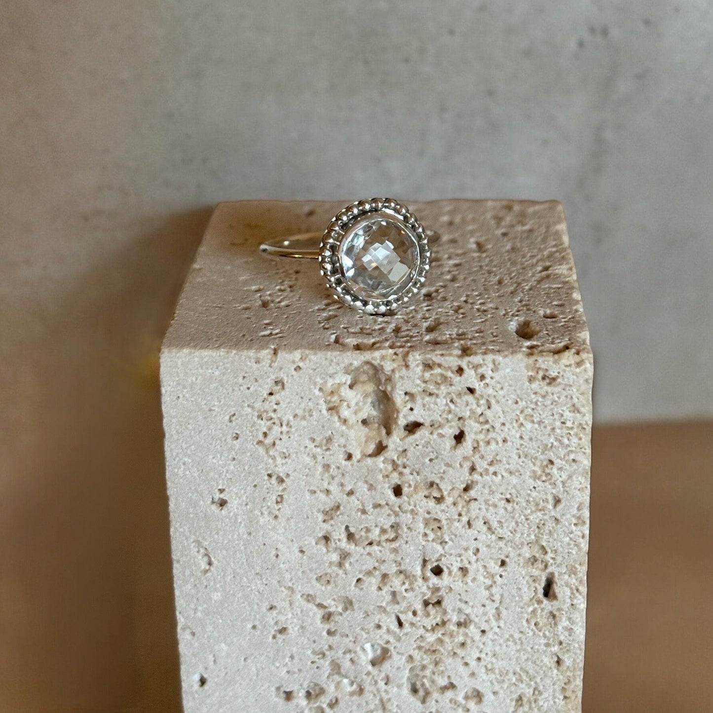 Elegant clear quartz rose cut art ring 925 sterling silver