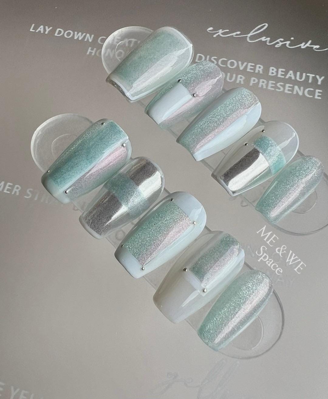Mint in the photo frame press-on nail (Short Coffin)