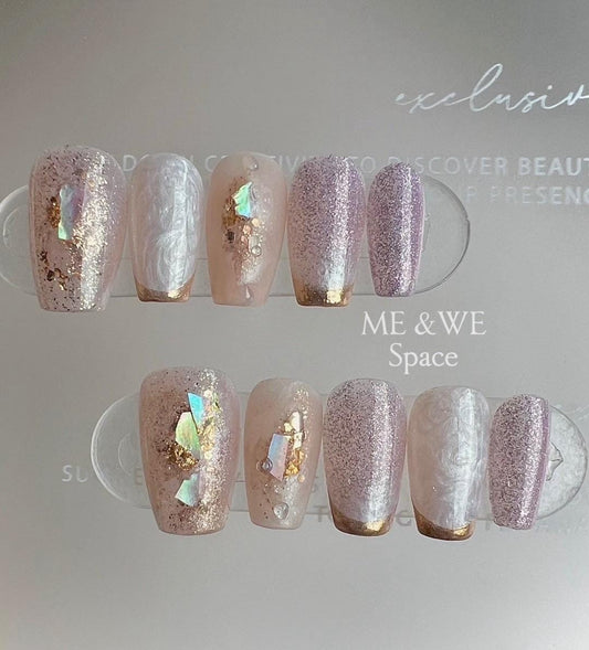 Pink shell drifting sand press-on nail