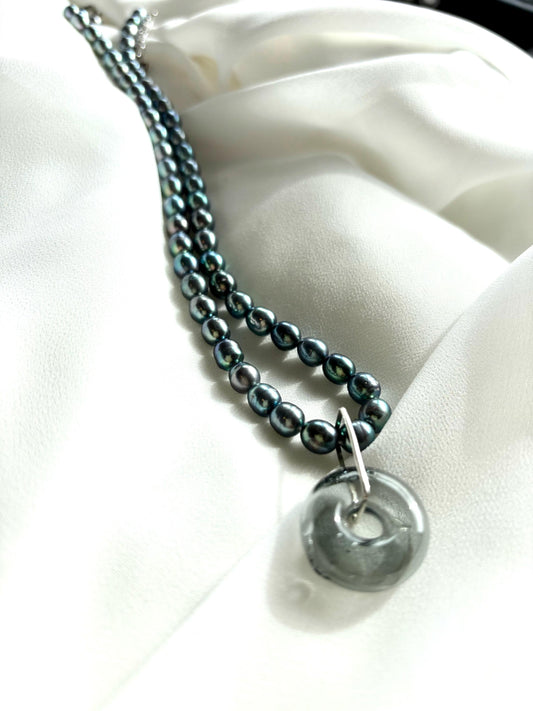 Midnight Aura – Tahitian Pearl Necklace & Earring Set