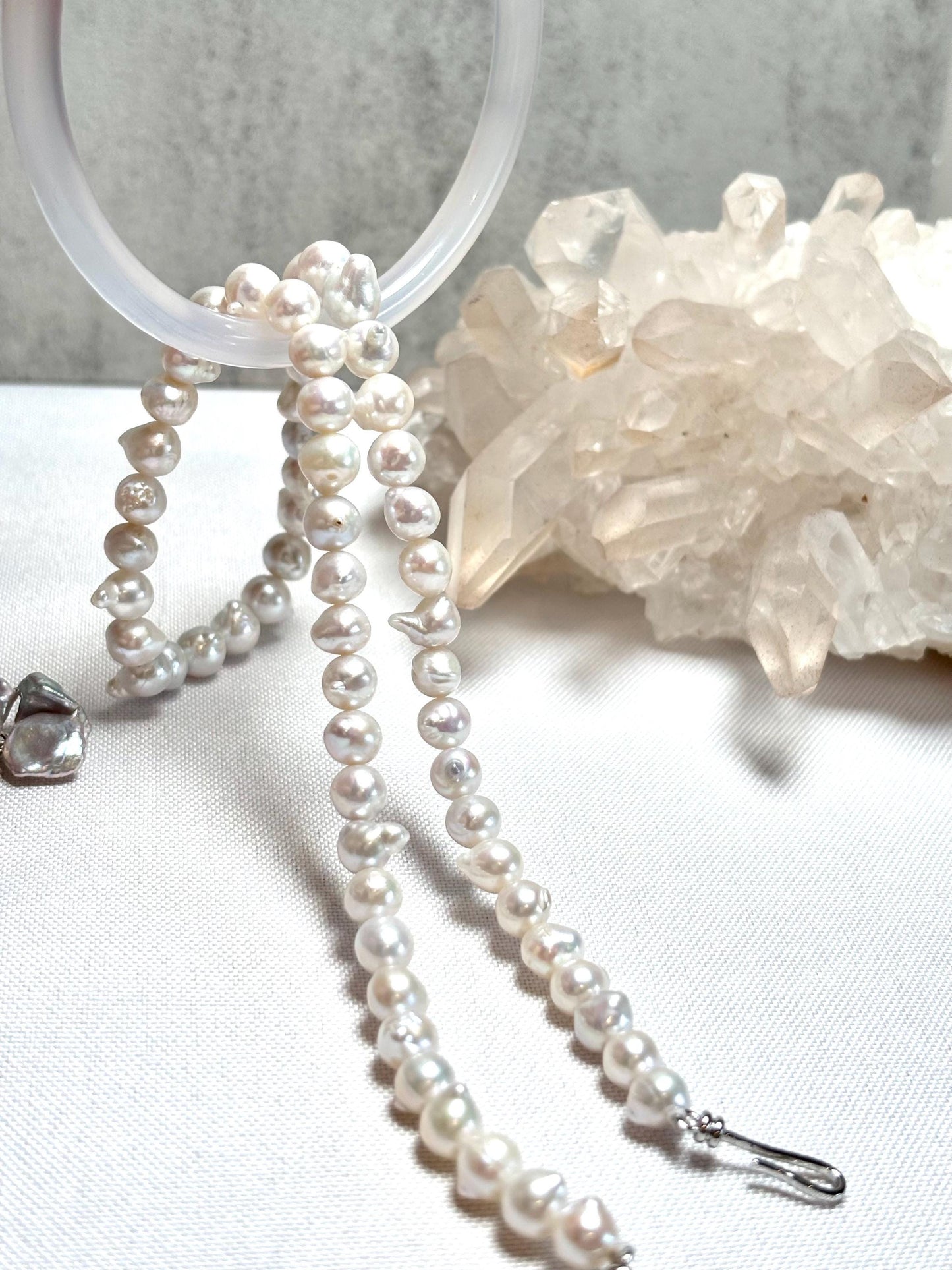 Irregular white baroque summer casual natural freshwater pearl necklace (AA Luster)