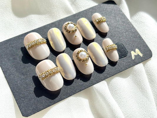Your Grace Luxe Pearl Glam Press-On Nail Set ( M, XS available )