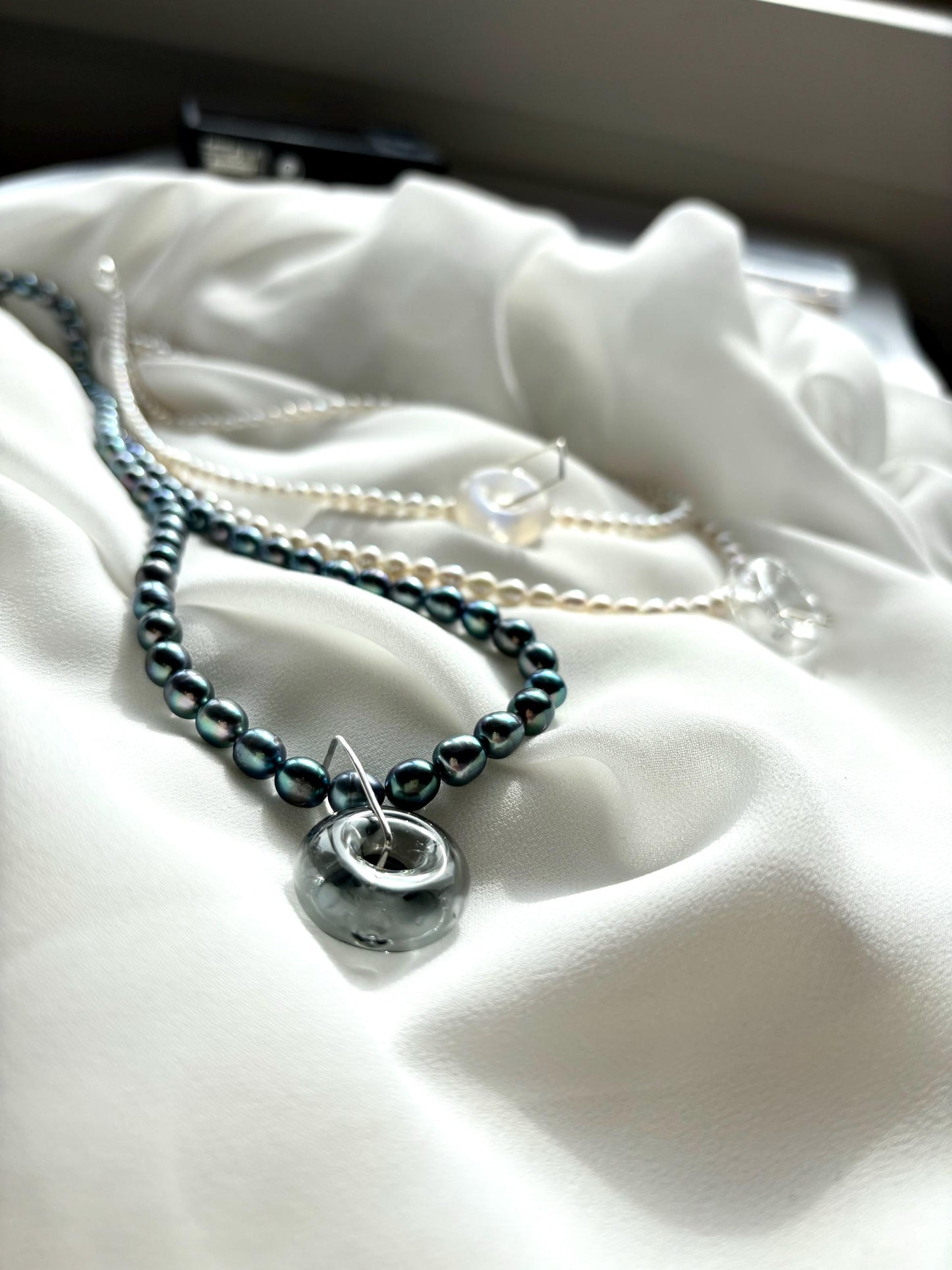 Midnight Aura – Tahitian Pearl Necklace & Earring Set