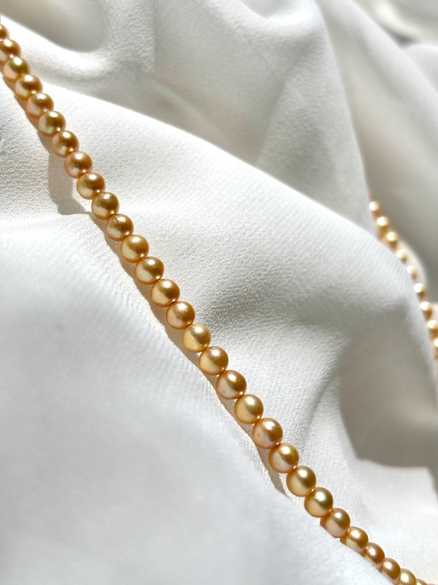 Golden Bloom: Spirit of Dandelions and Daisies Freshwater Pearl 925 Necklace (AAA Luster)