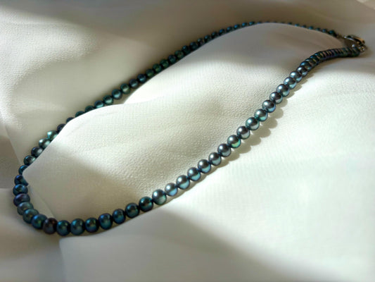 Blue Hydrangea: Confident Pearl Choker with Oceanic Iridescence 925 Sterling Silver (AA+ Luster)