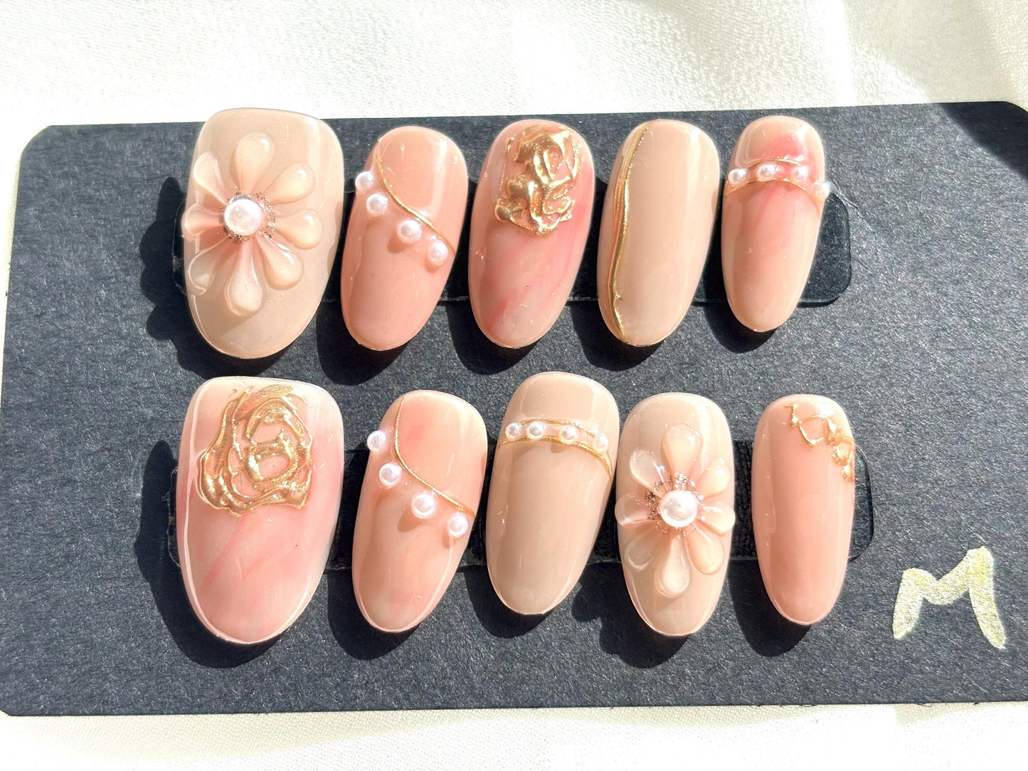 Peach Blossom Pearl Elegance Press-On Nail Set ( M available )
