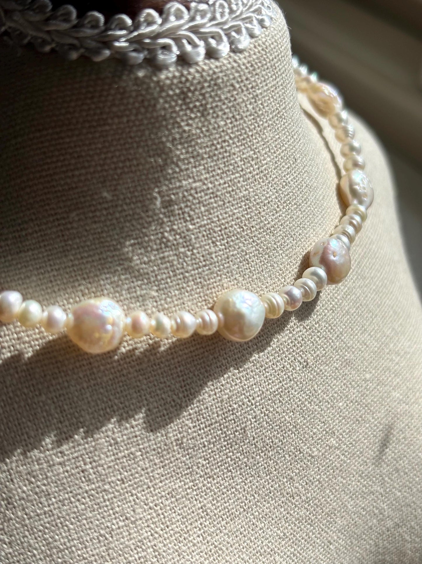 Charming White Baroque Pearl Necklace – Irregular Coin & Round Pearls, 40cm Easy-to-Wear Design