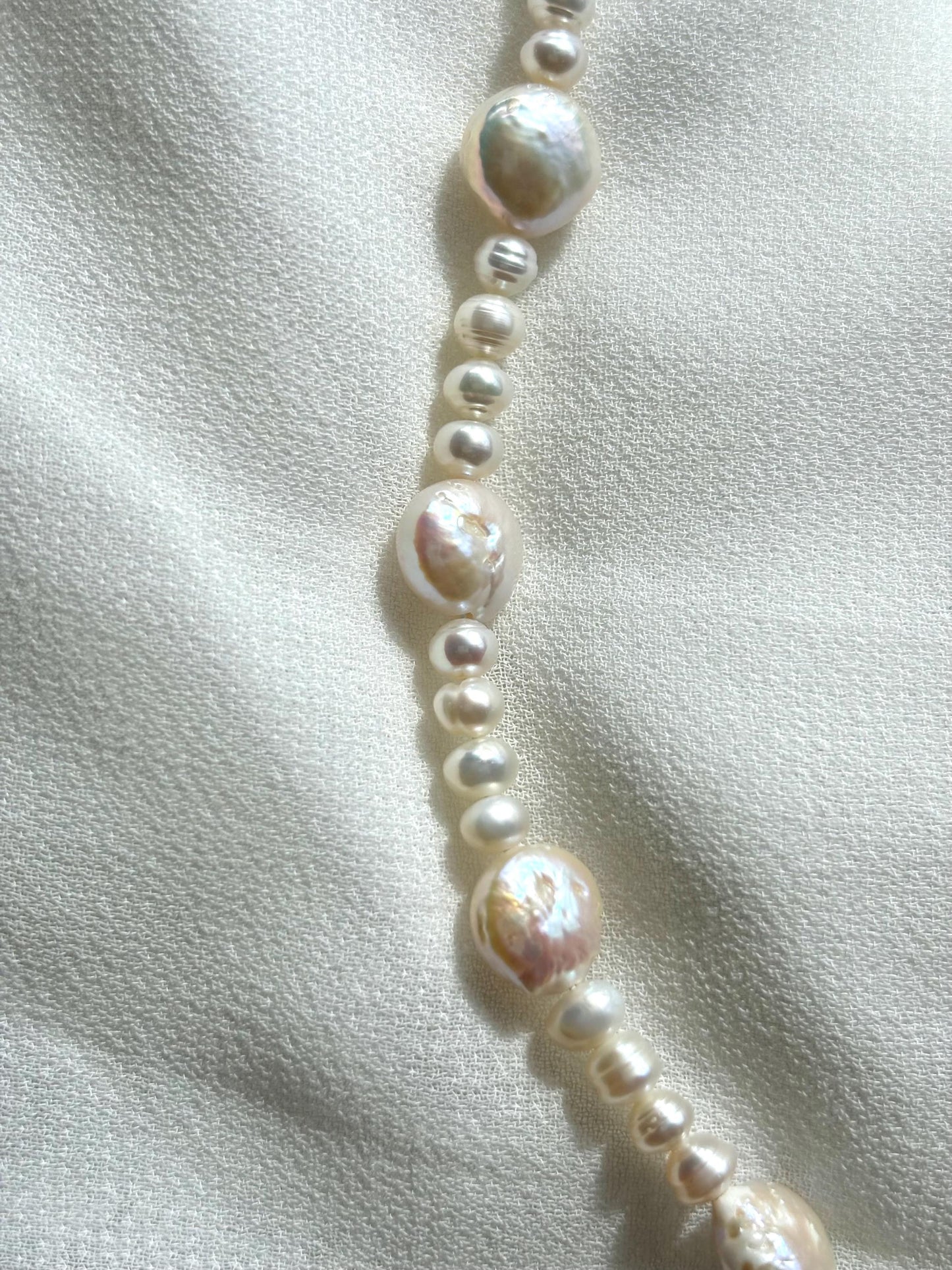 Charming White Baroque Pearl Necklace – Irregular Coin & Round Pearls, 40cm Easy-to-Wear Design