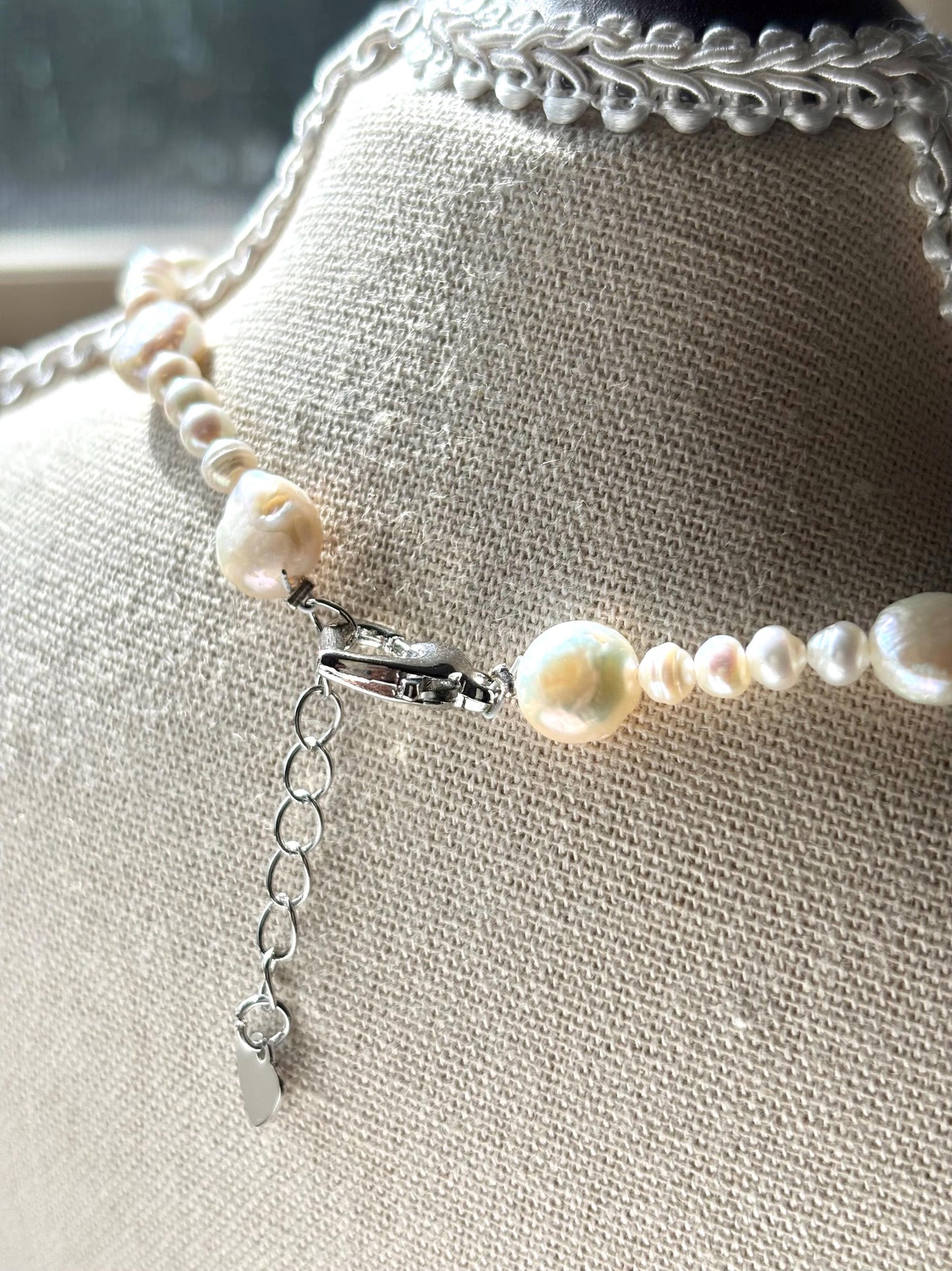 Charming White Baroque Pearl Necklace – Irregular Coin & Round Pearls, 40cm Easy-to-Wear Design