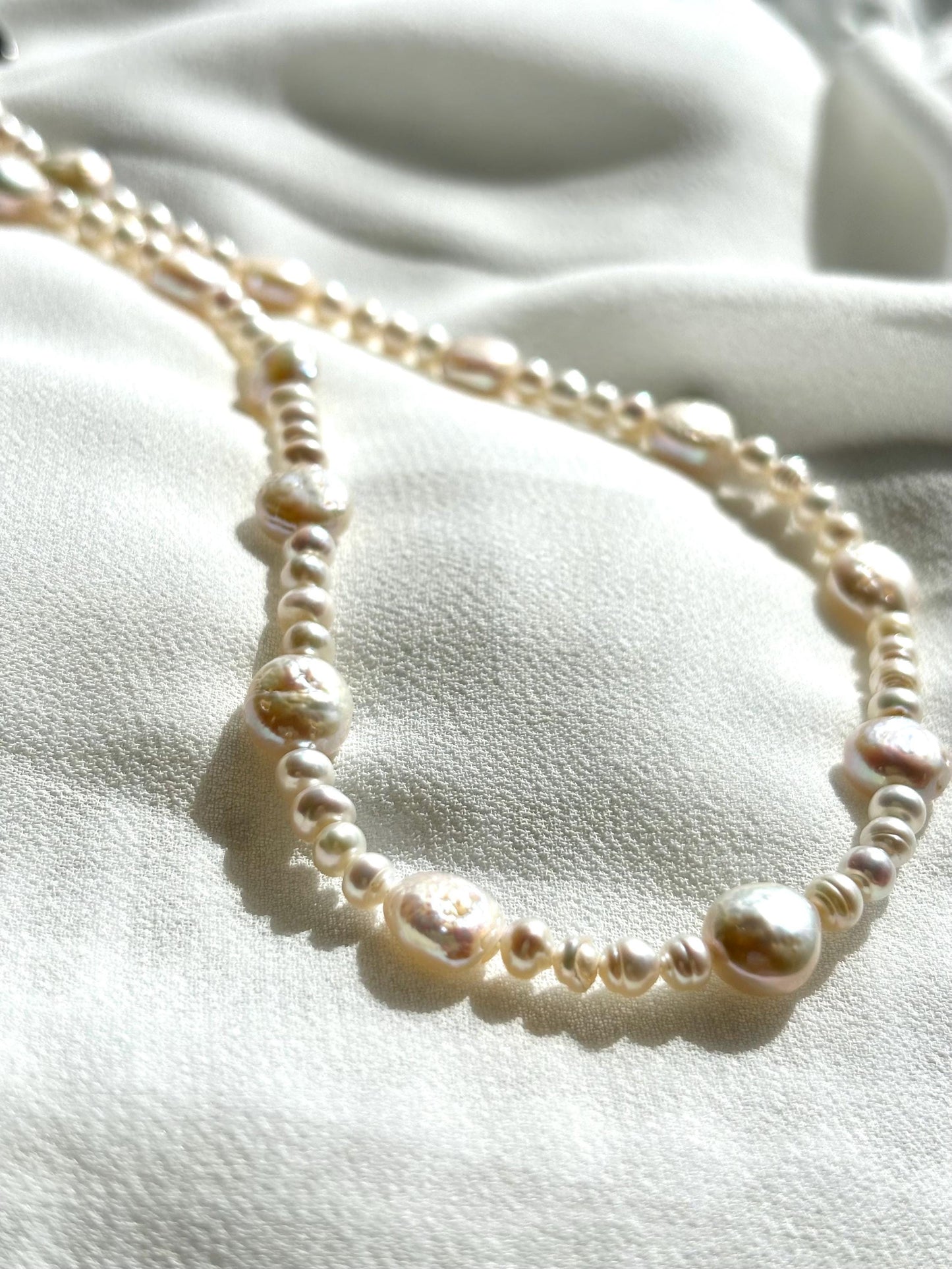 Charming White Baroque Pearl Necklace – Irregular Coin & Round Pearls, 40cm Easy-to-Wear Design