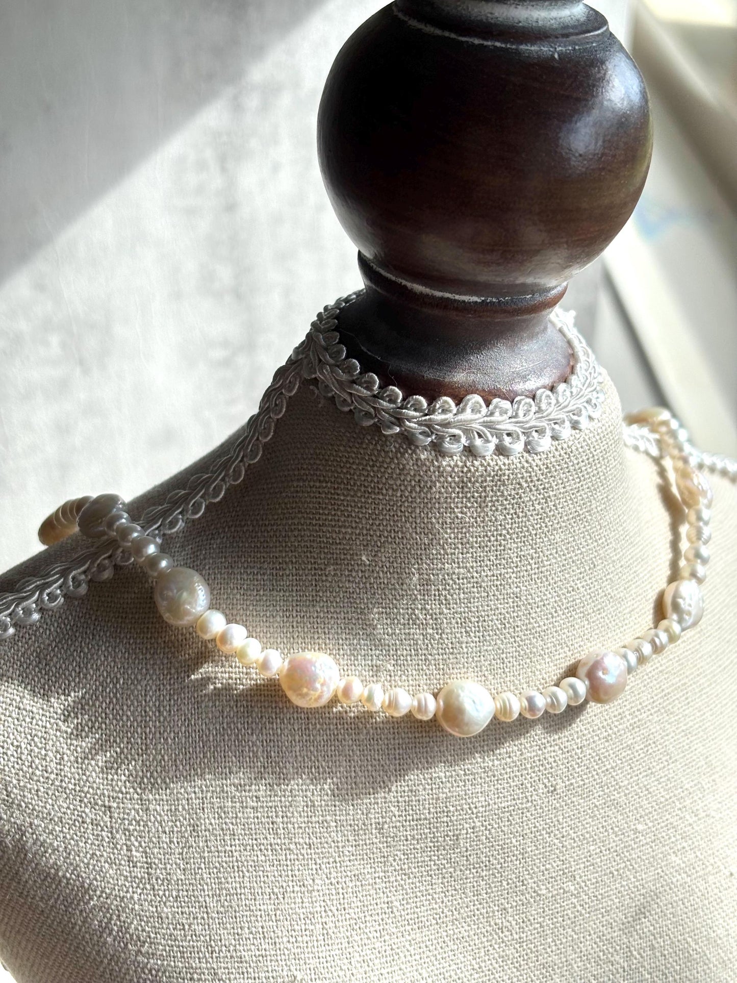 Charming White Baroque Pearl Necklace – Irregular Coin & Round Pearls, 40cm Easy-to-Wear Design