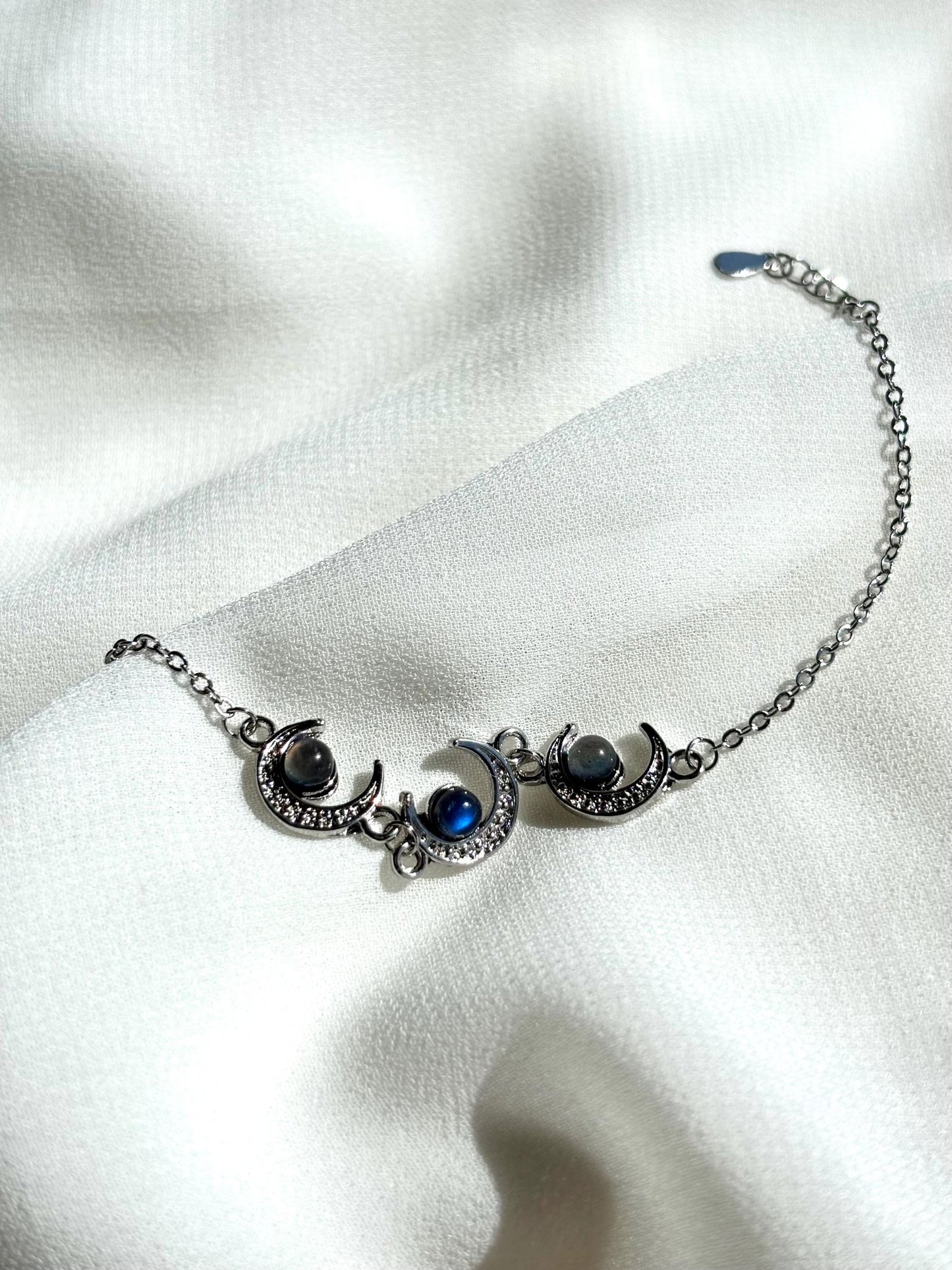 Celestial Moon and Sun Bracelet with 3 Labradorite Stones – Blue and Grey, Symbolizing Transformation and Magic