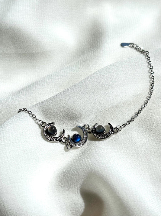 Celestial Moon and Sun Bracelet with 3 Labradorite Stones – Blue and Grey, Symbolizing Transformation and Magic