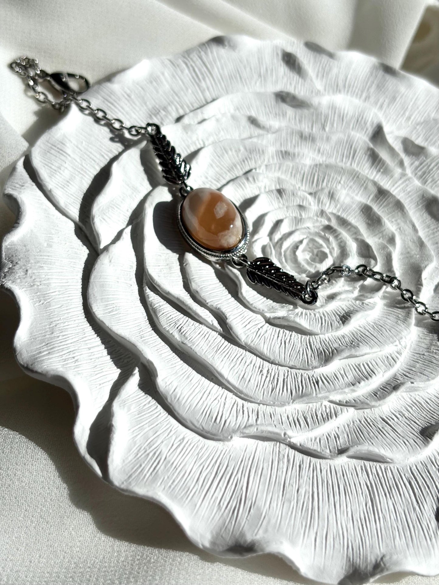 Peach Blossom Agate Bracelet – Nature-Inspired Elegance