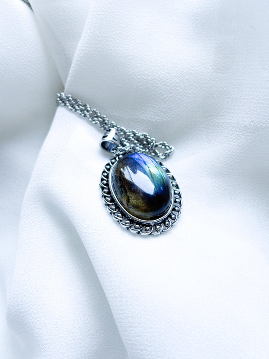 Midnight Aurora Labradorite Statement Necklace – 50cm, Iridescent Blue-Gold Glow