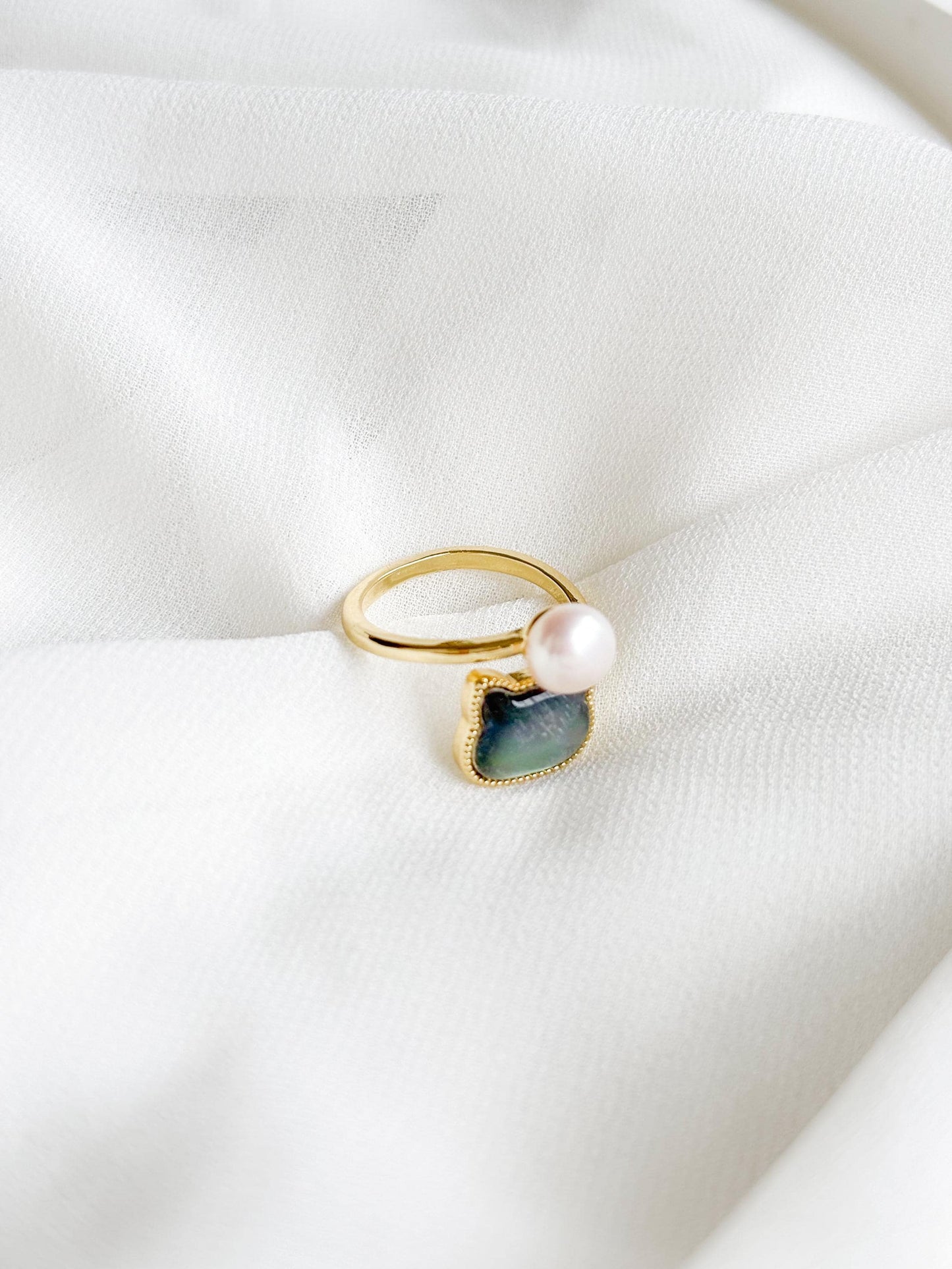 Moon n Shadow – Gold Open Ring with Natural Pearl & Cat