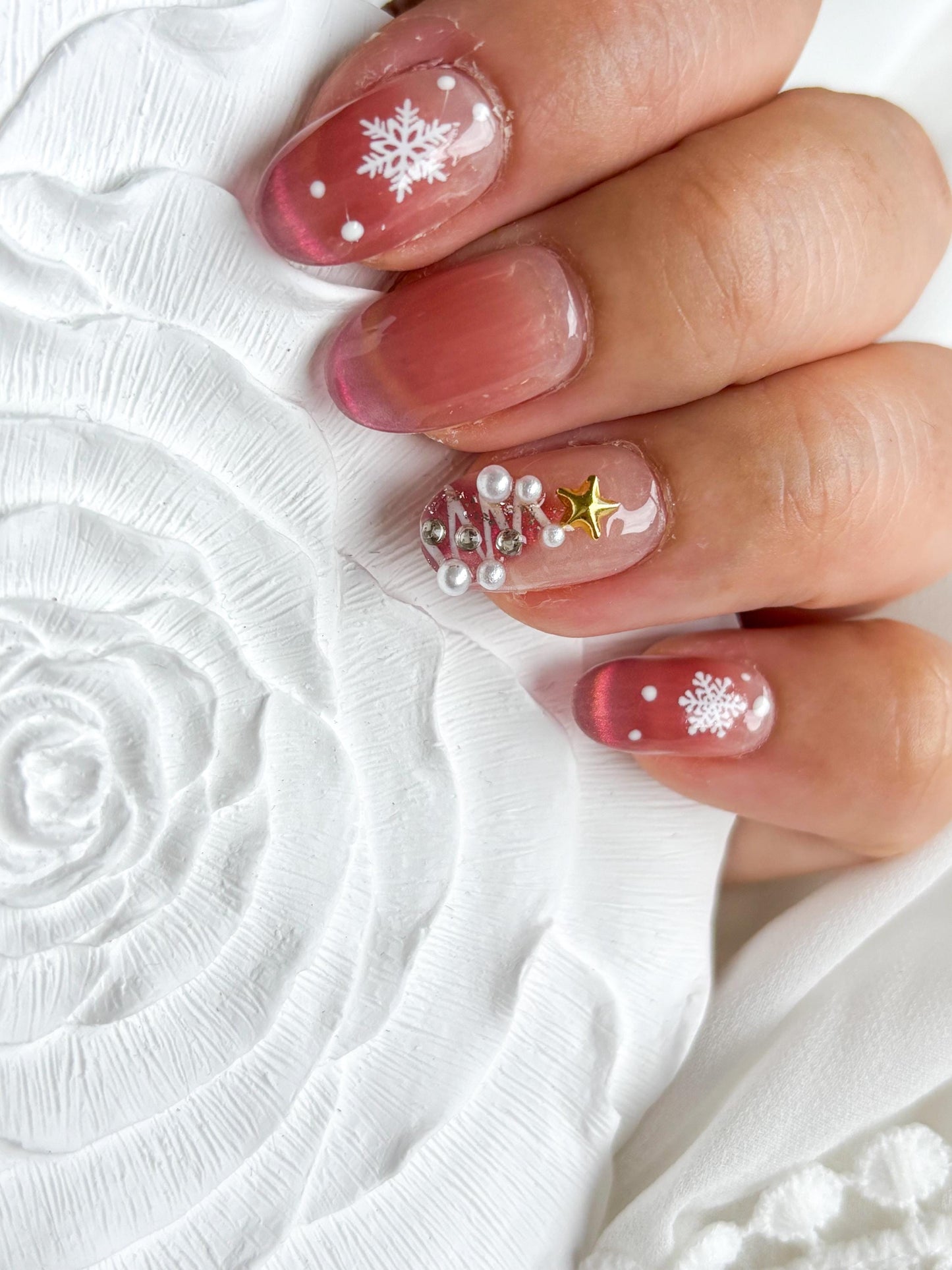 Elegant Christmas Magic Press-On Nails