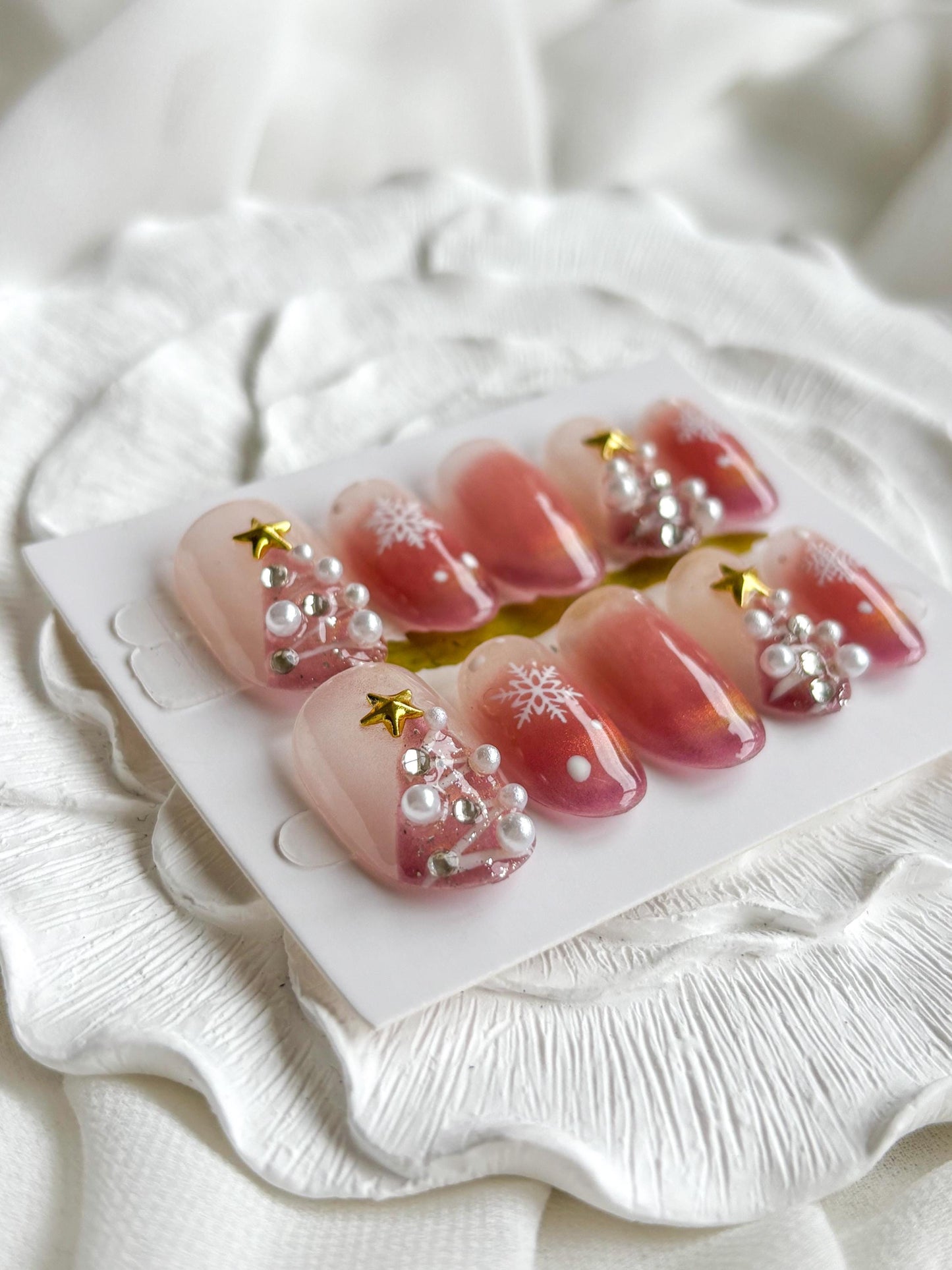 Elegant Christmas Magic Press-On Nails