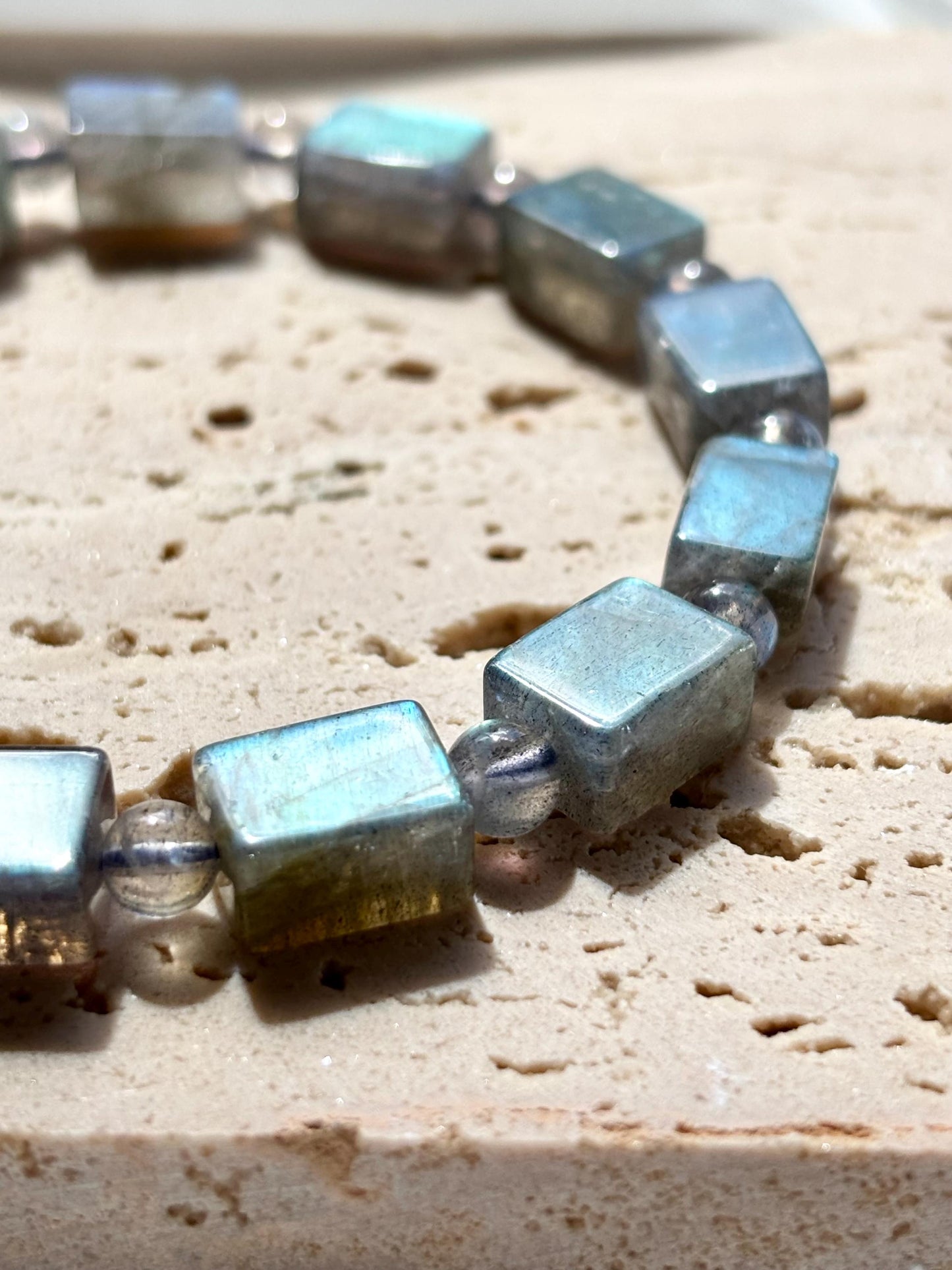 Ancient Mesopotamian Glow Labradorite Bracelet – Mystical Protection & Energy
