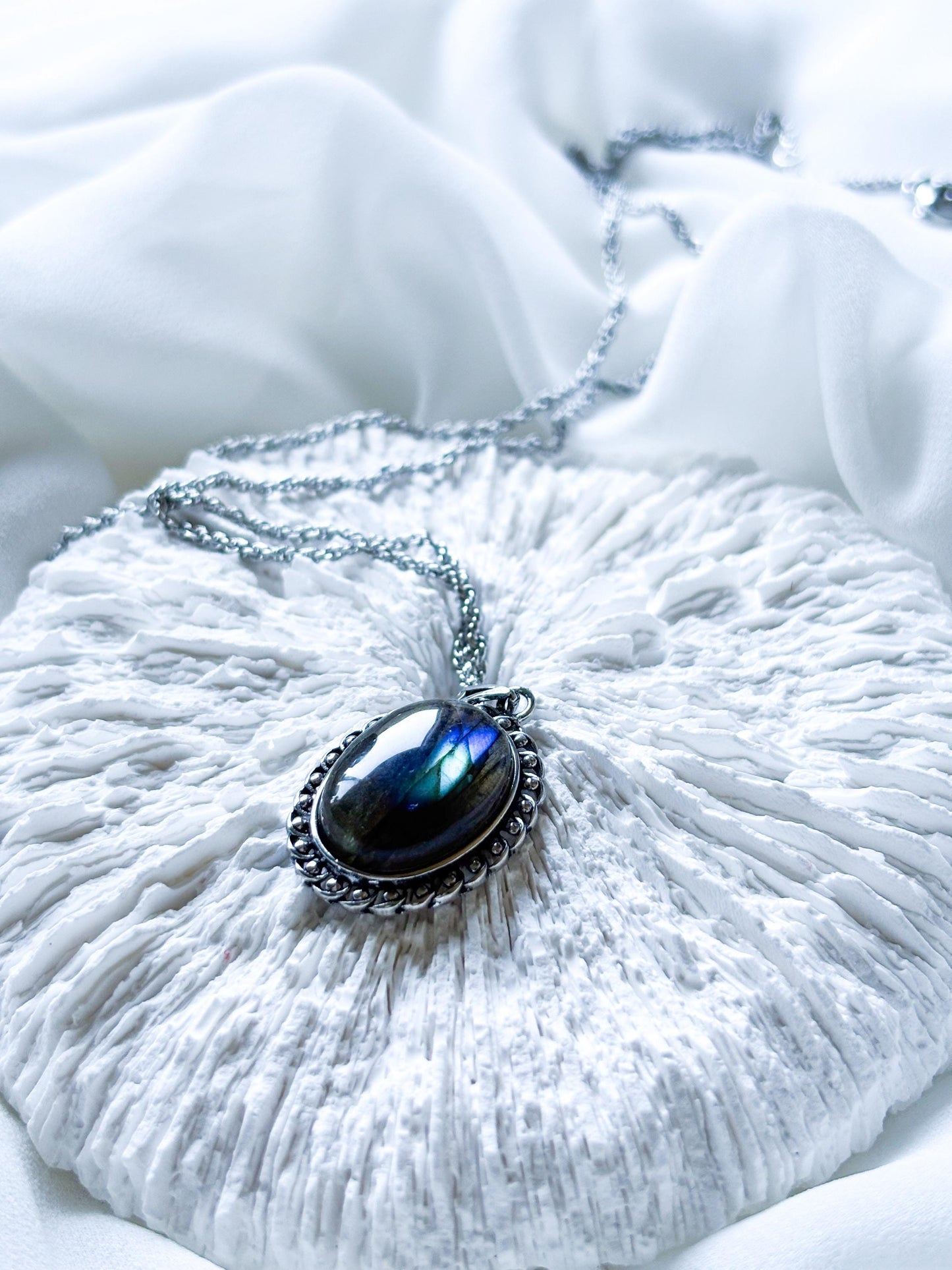 Midnight Aurora Labradorite Statement Necklace – 50cm, Iridescent Blue-Gold Glow