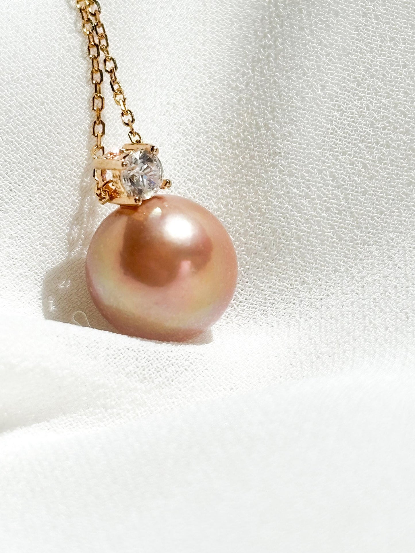 Celestial Bloom – Apricot Iridescence Pearl & Moissanite Pendant Necklace (AAA Luster) 925 Sterling Silver