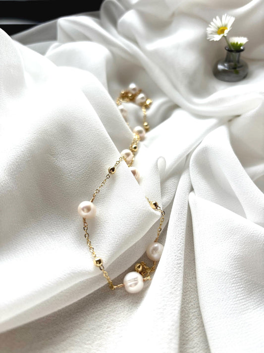 Petite Pearl Elegance: Freshwater Choker Necklace (AA+ Luster)