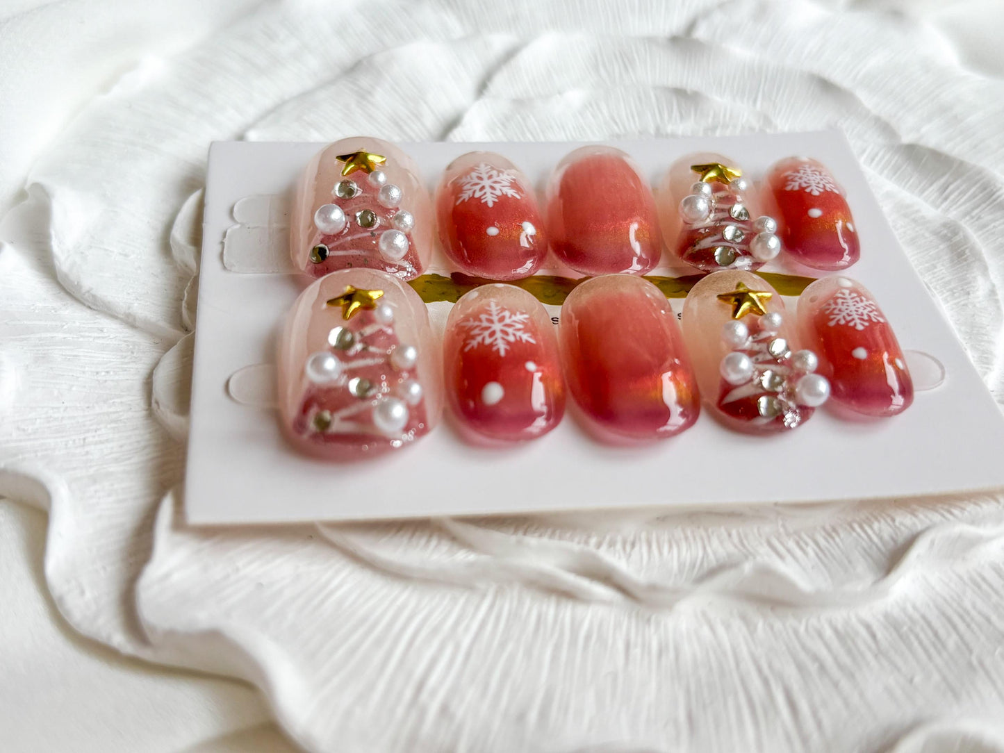 Elegant Christmas Magic Press-On Nails
