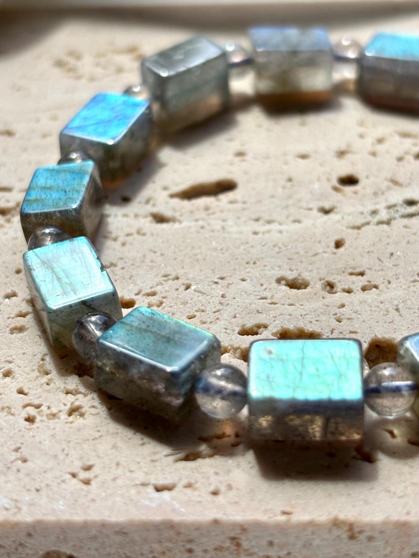 Ancient Mesopotamian Glow Labradorite Bracelet – Mystical Protection & Energy