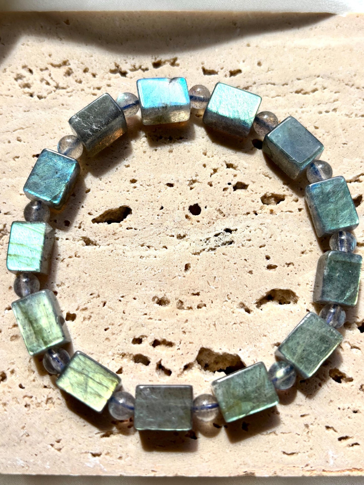 Ancient Mesopotamian Glow Labradorite Bracelet – Mystical Protection & Energy