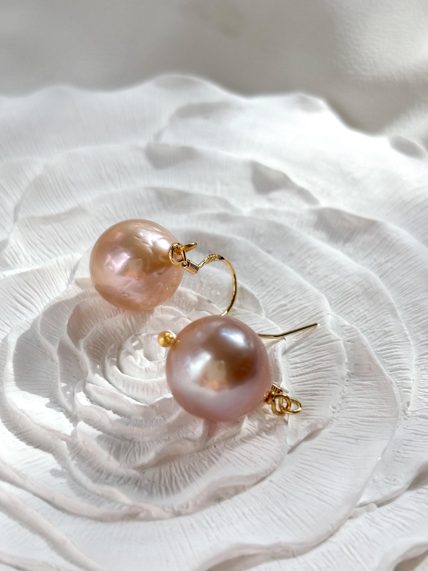 Peach Glow – Gold-Plated Edison Pearl Dangling Earrings
