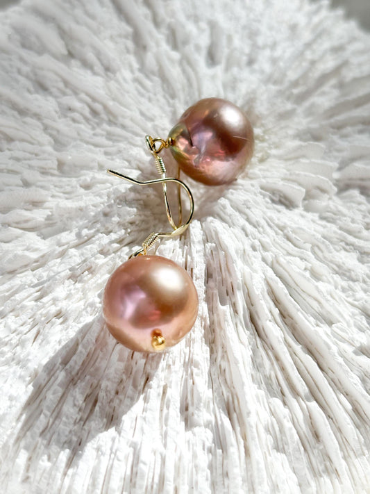 Sunset Glow – Gold-Plated Edison Pearl Dangling Earrings