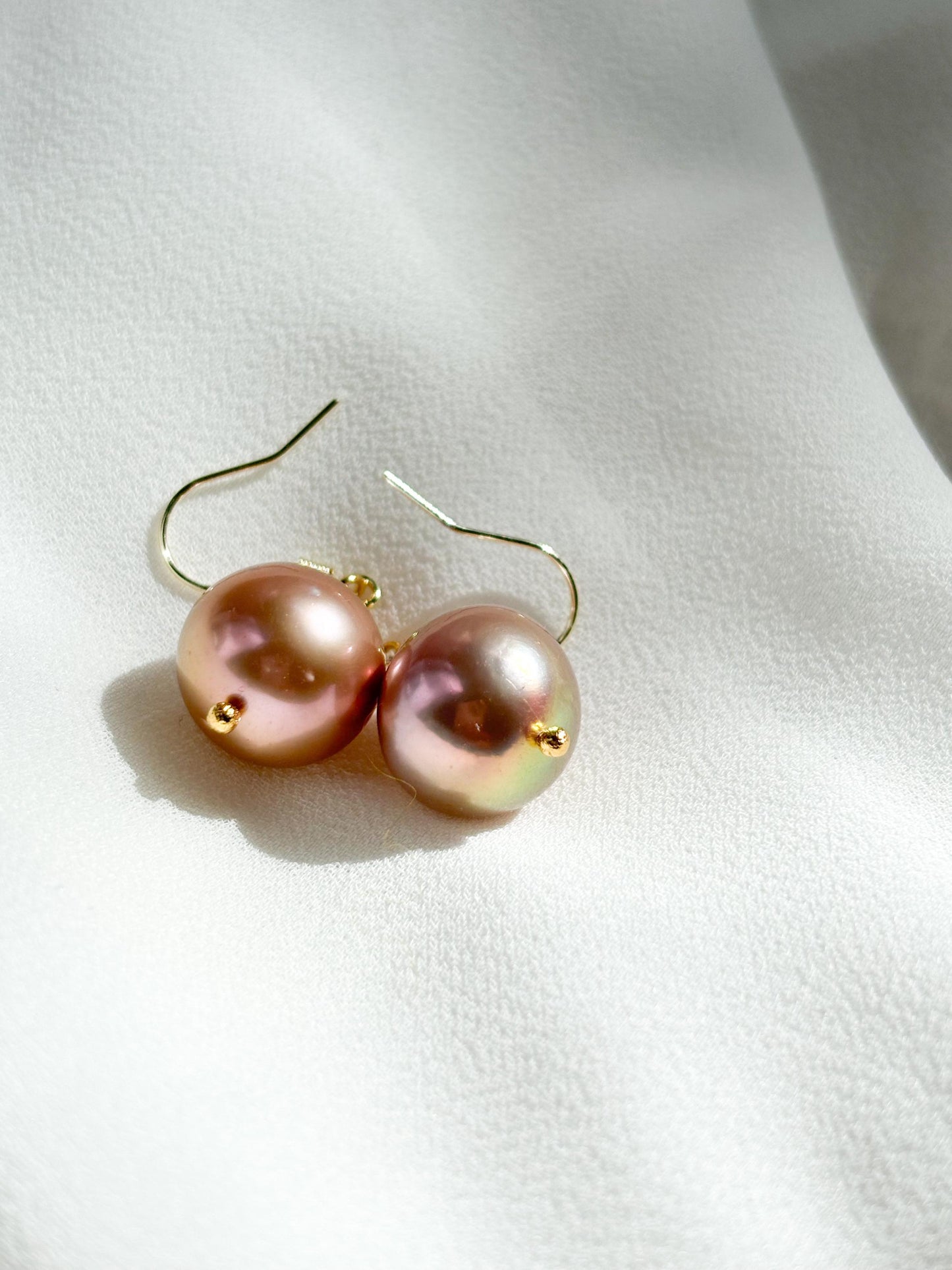 Sunset Glow – Gold-Plated Edison Pearl Dangling Earrings