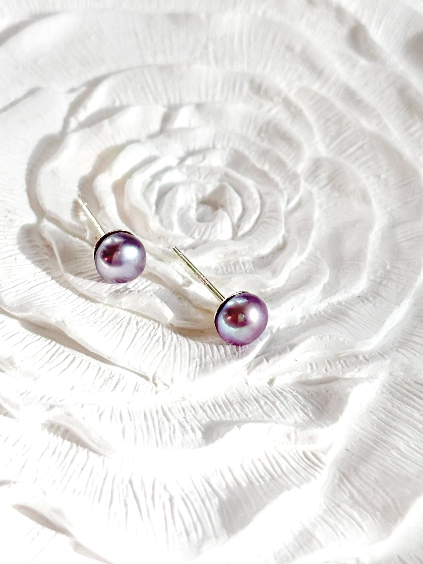 Lavender Glow – Sterling Silver Pearl Stud Earrings