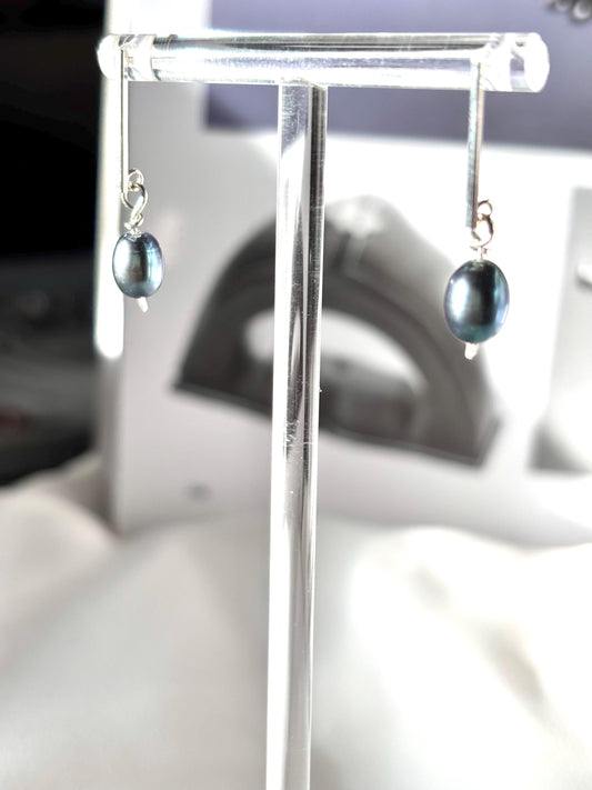 Tahitian Dream – Sterling Silver Bar-Style Pearl Stud Earrings