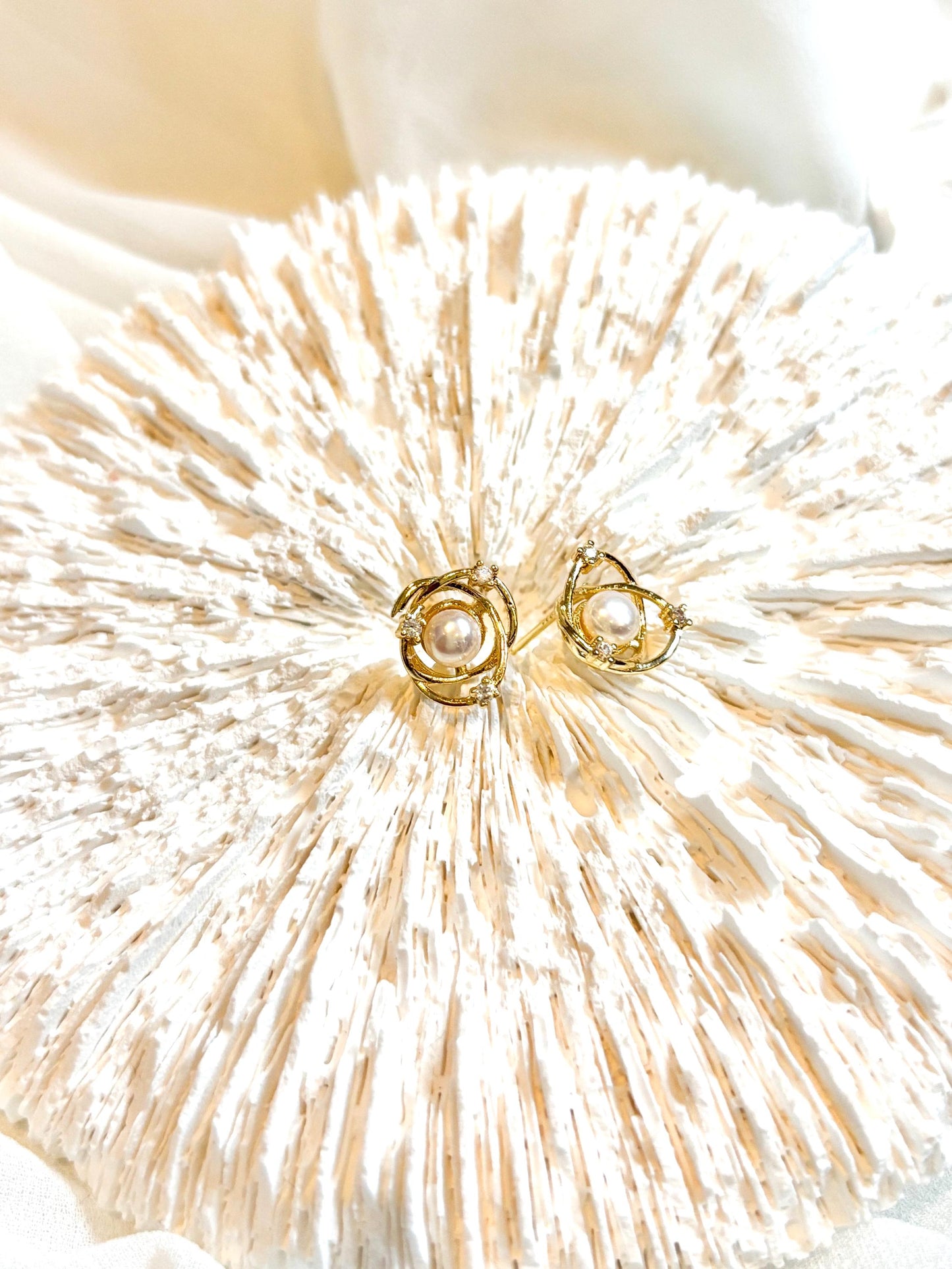 Golden Orbit – Freshwater Pearl Stud Earrings