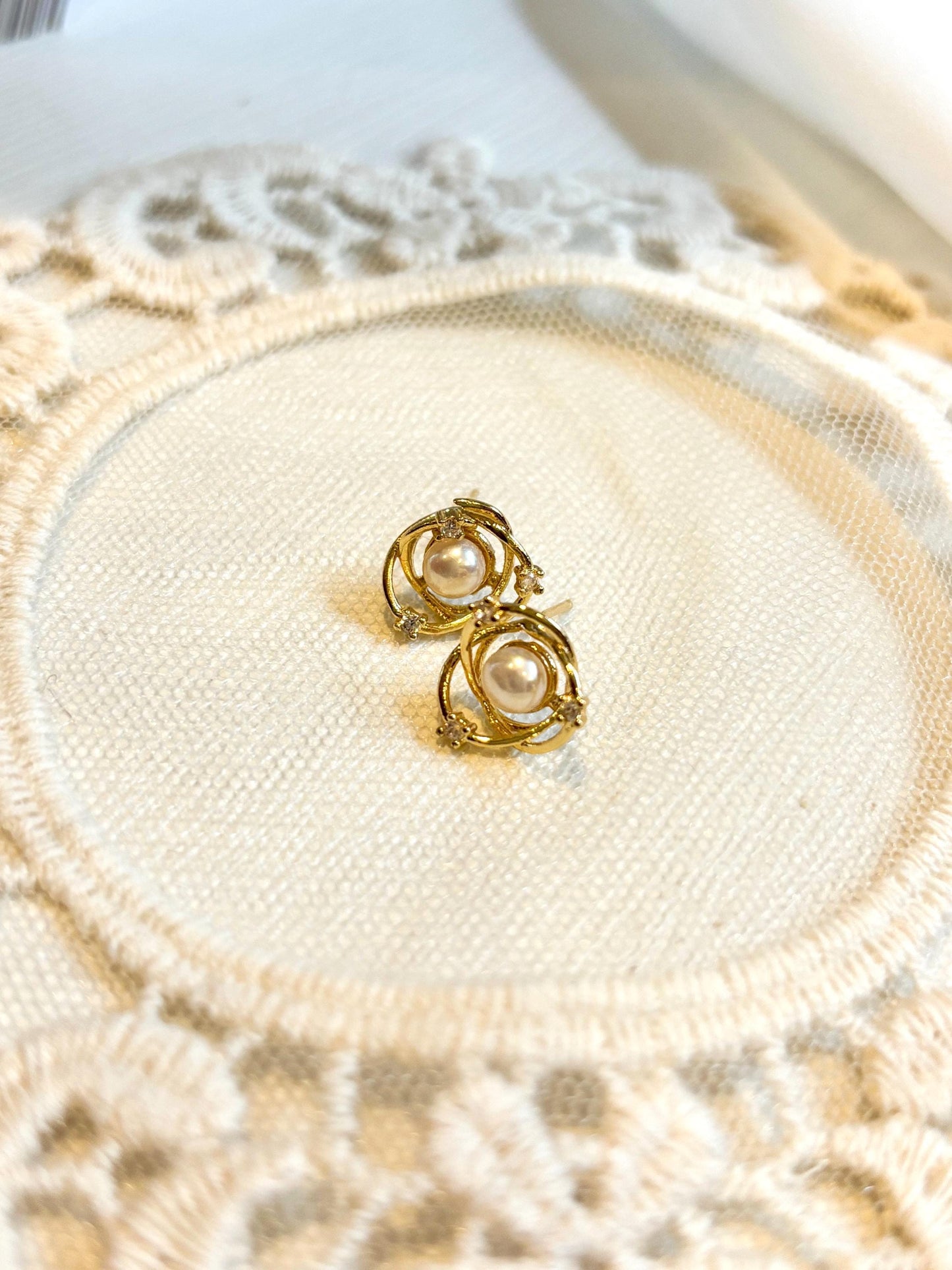 Golden Orbit – Freshwater Pearl Stud Earrings